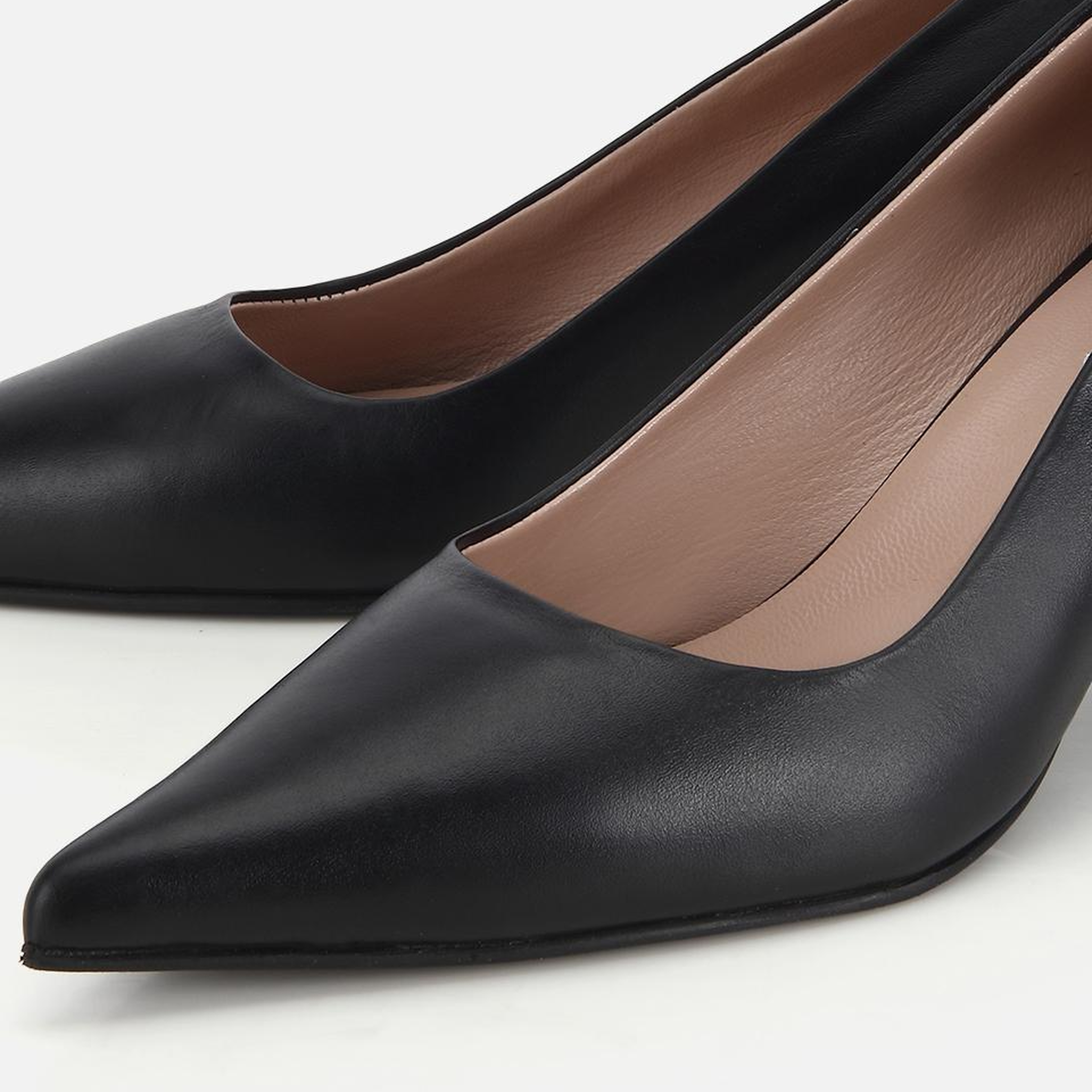 Kadın Deri Siyah İnce Kısa Topuklu Stiletto