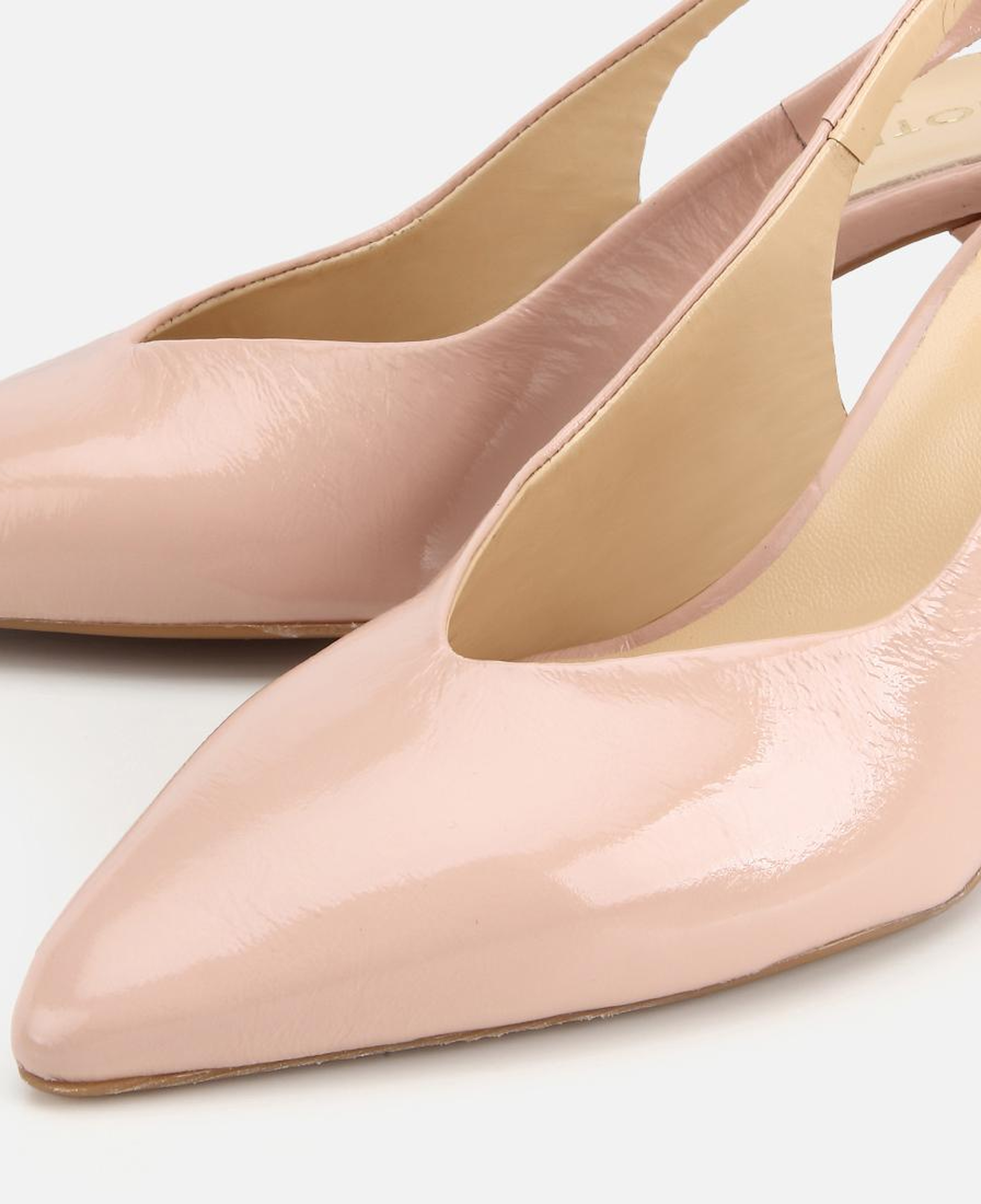 Kadın Rugan Deri Bej Sivri Burunlu Arkası Açık Kısa Topuklu Stiletto