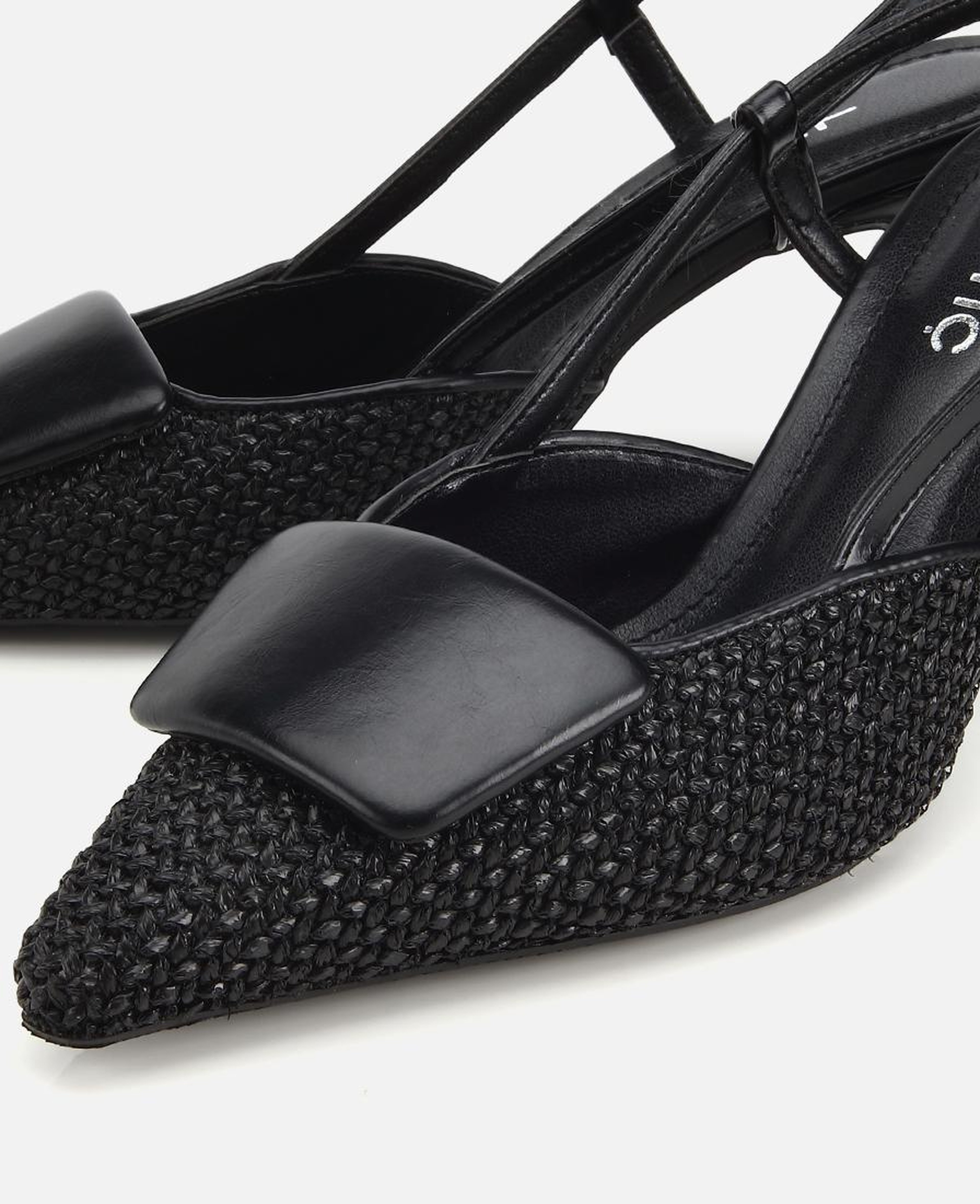 Kadın Siyah Arkası Açık Hasır Detaylı İnce Topuklu Stiletto