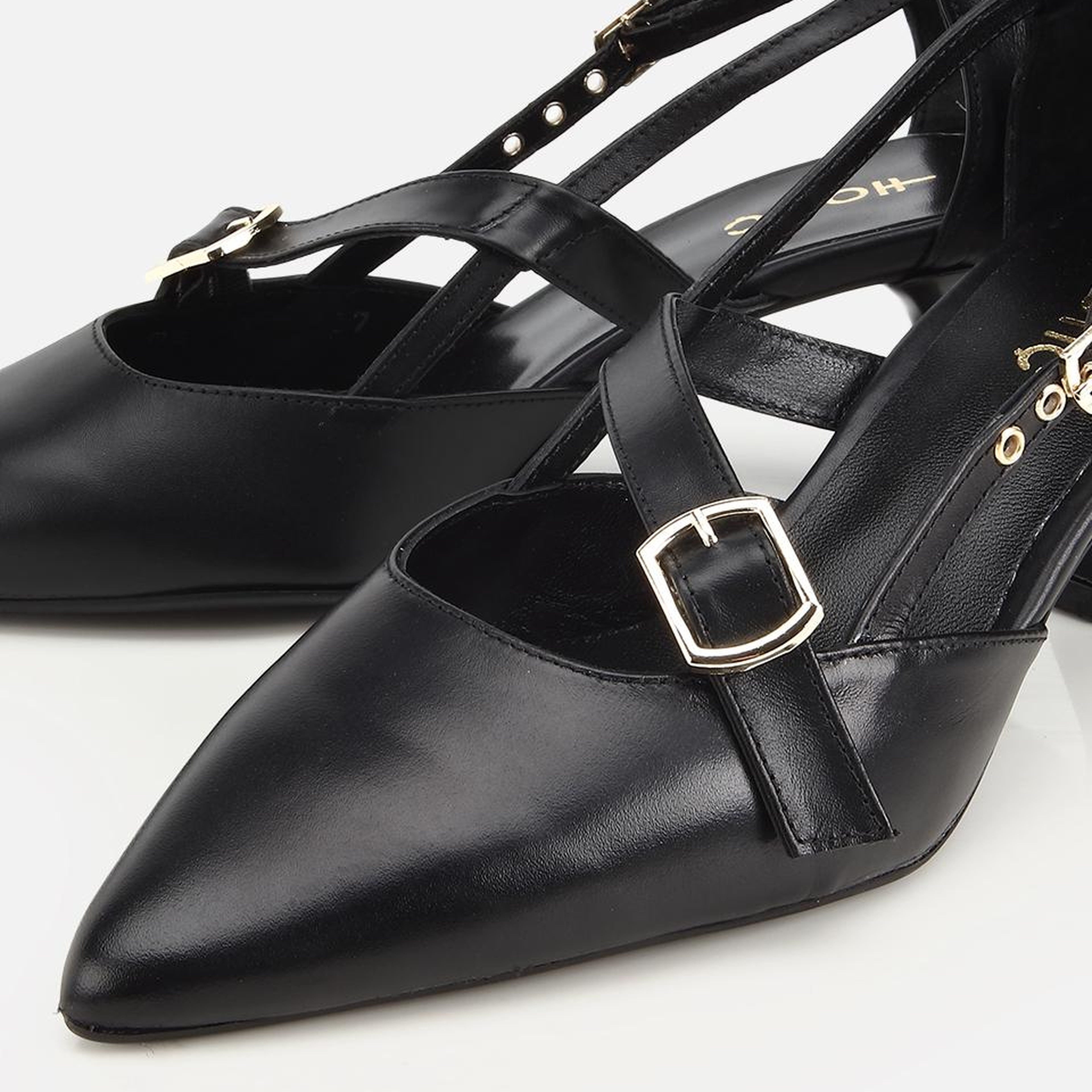 Kadın Deri Siyah Bant Detaylı İnce Topuklu Stiletto