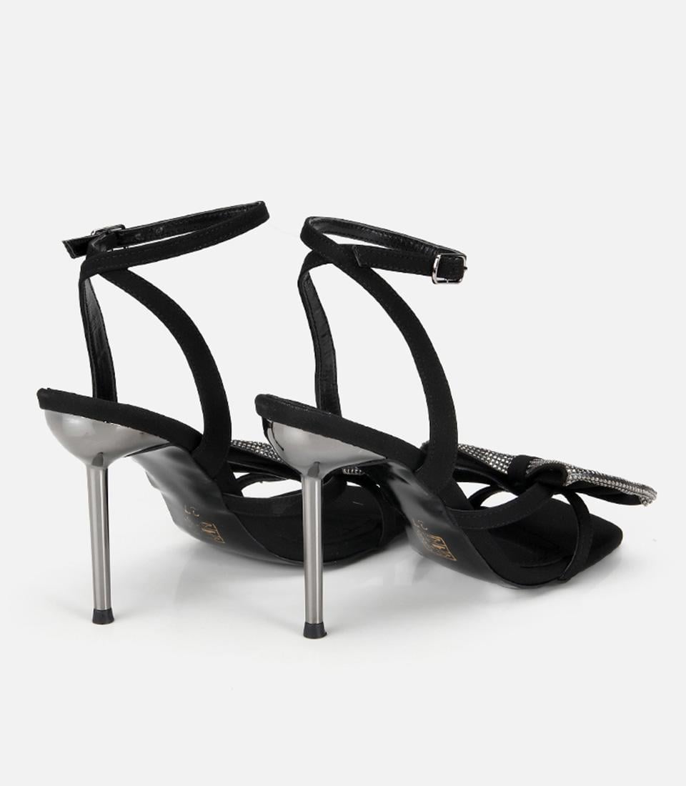 Kadın Siyah Taşlı Fiyonk Detaylı İnce Topuklu Stiletto