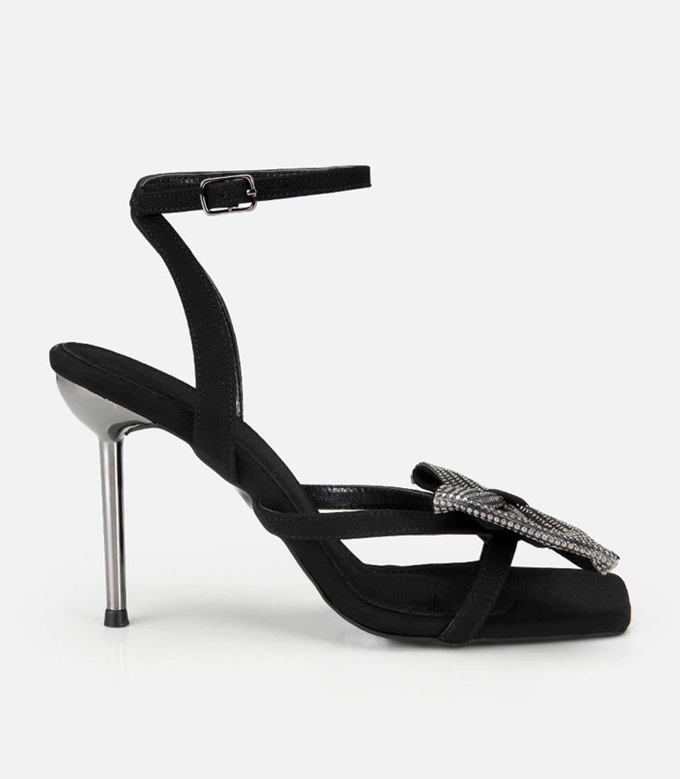Kadın Siyah Taşlı Fiyonk Detaylı İnce Topuklu Stiletto