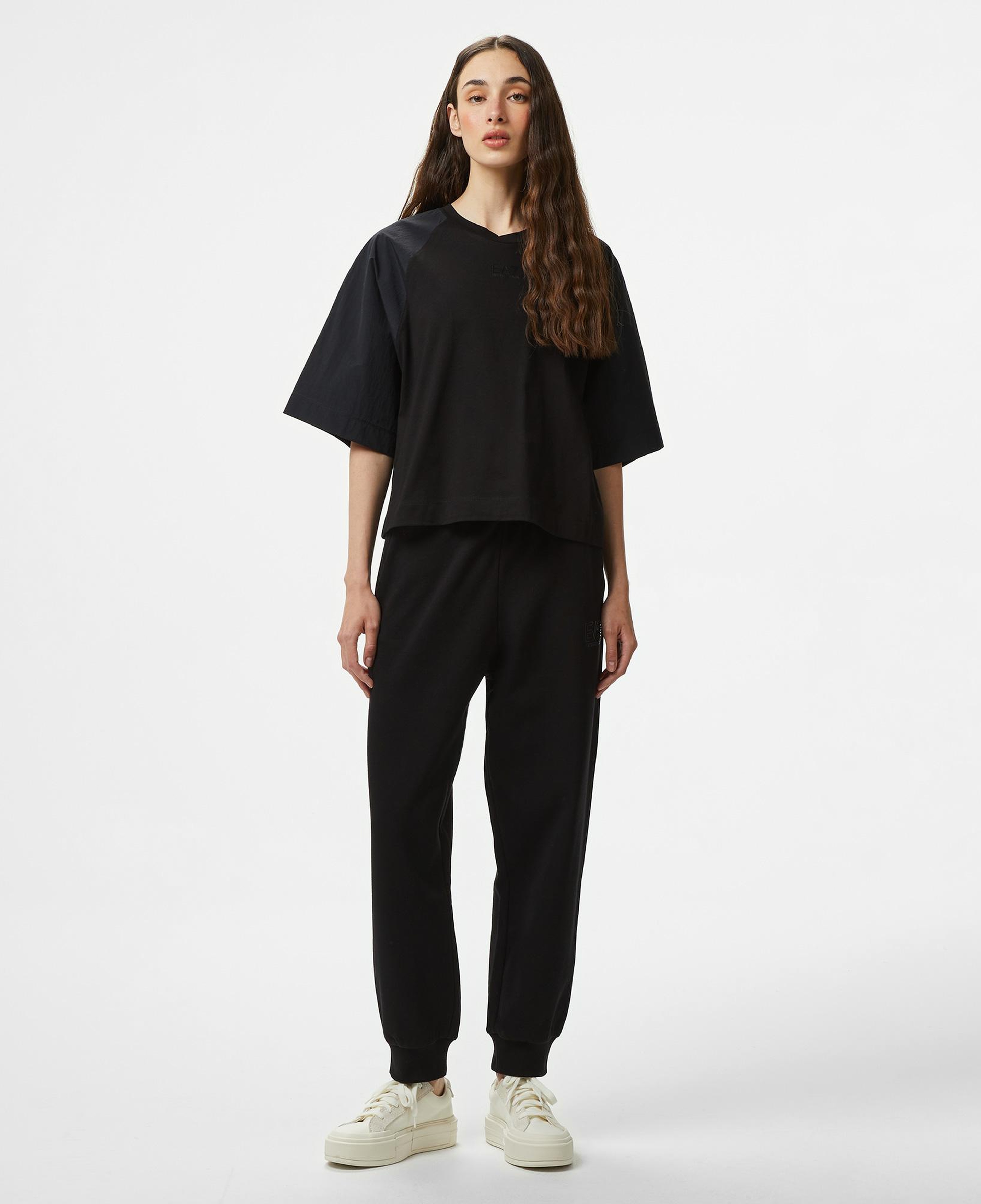 Emporio Armani Raglan Bloklu Kadın Siyah Crop T-Shirt