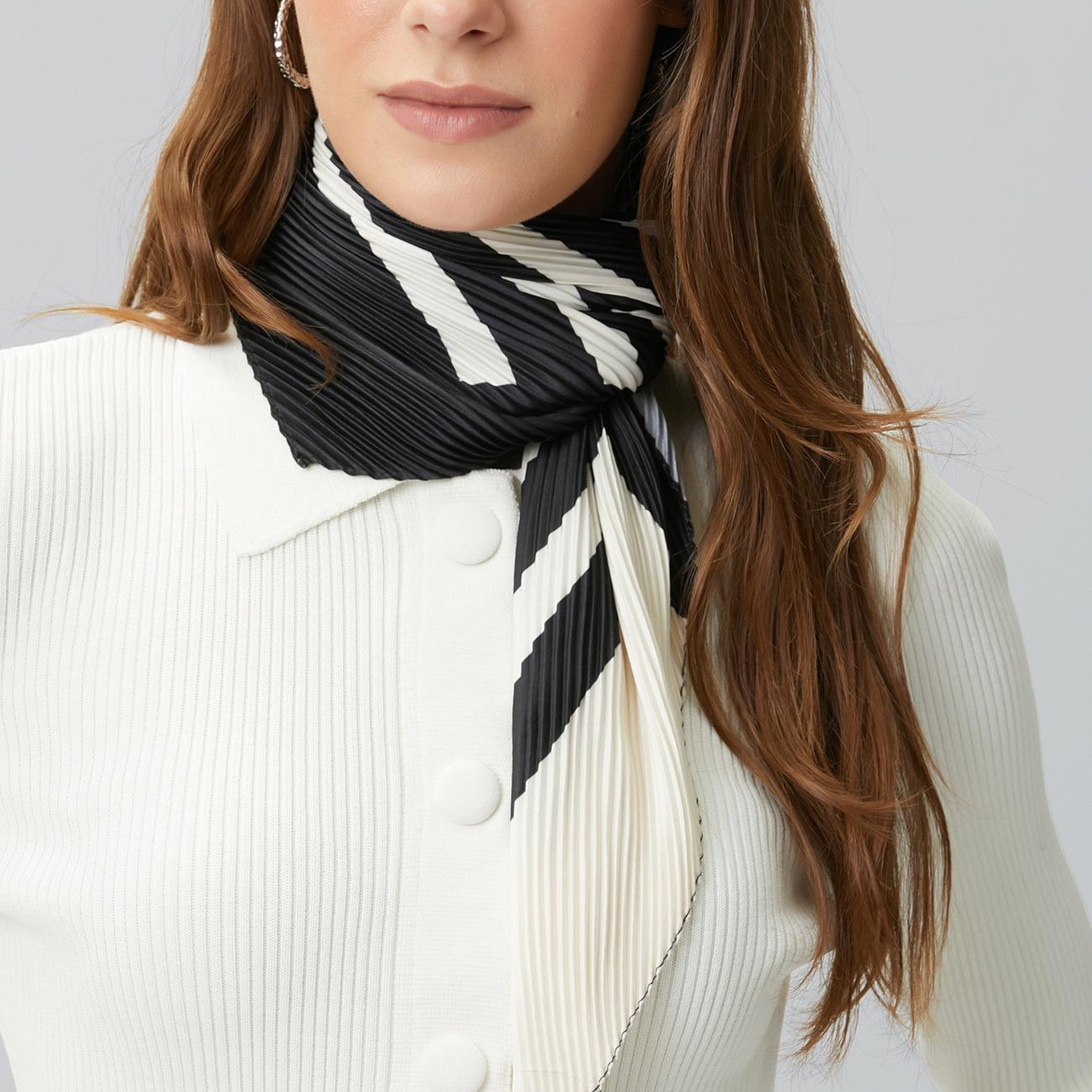 Network Kadın Siyah Beyaz Çizgili Plise Detaylı Fular
