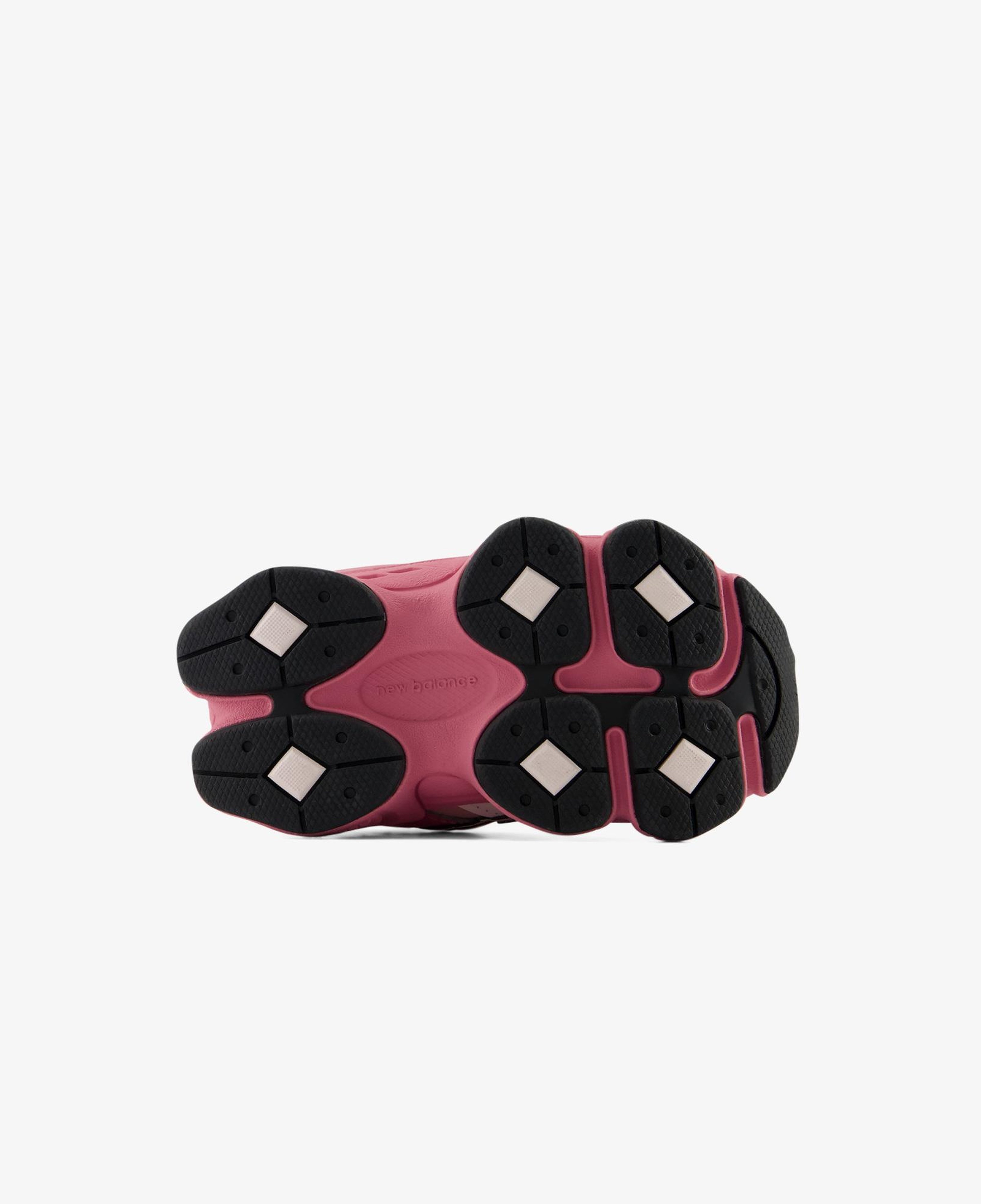 New Balance 9060 Çocuk Pembe Spor Ayakkabı