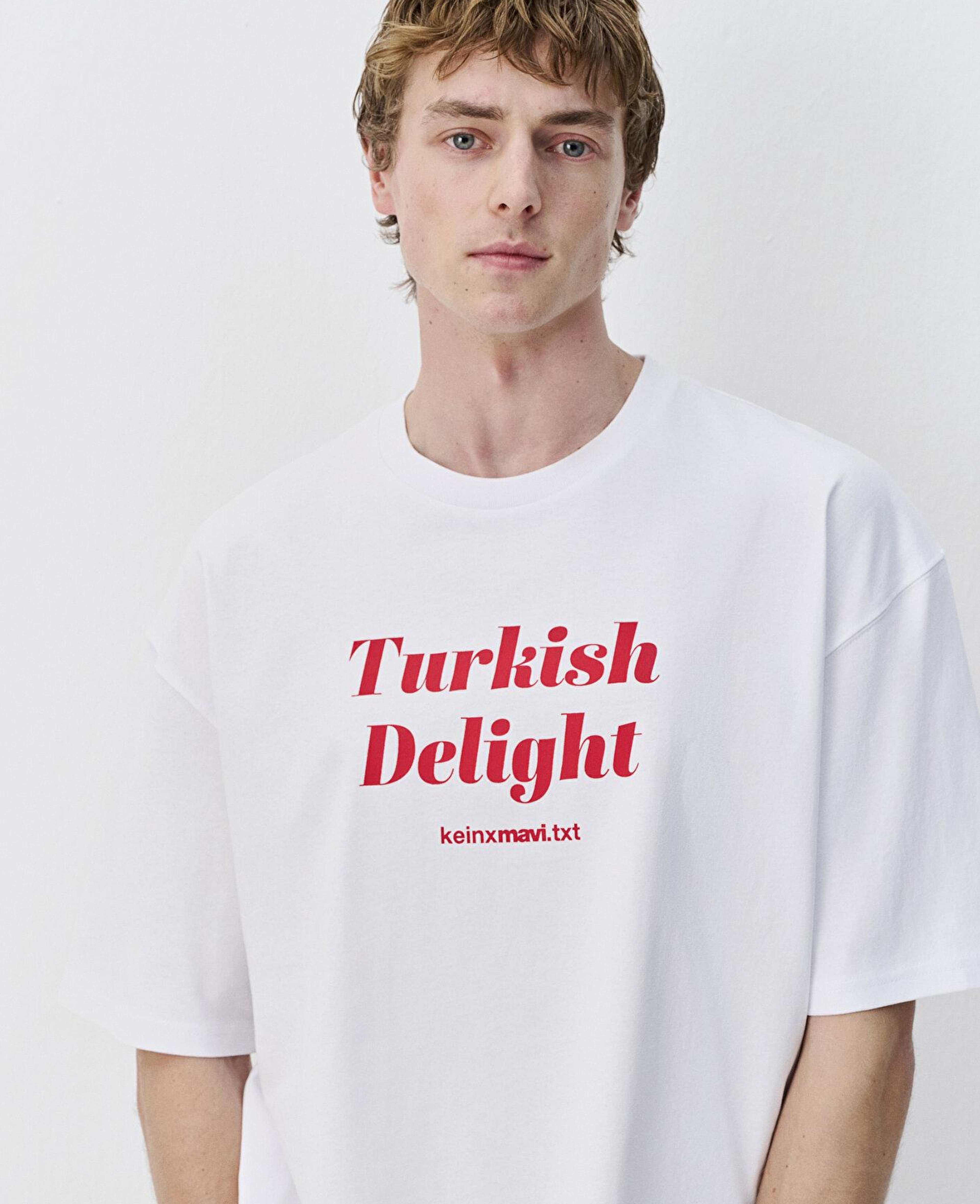 Mavi Turkish Delight Baskılı Beyaz Tişört Oversize / Geniş Kesim 0620008-620