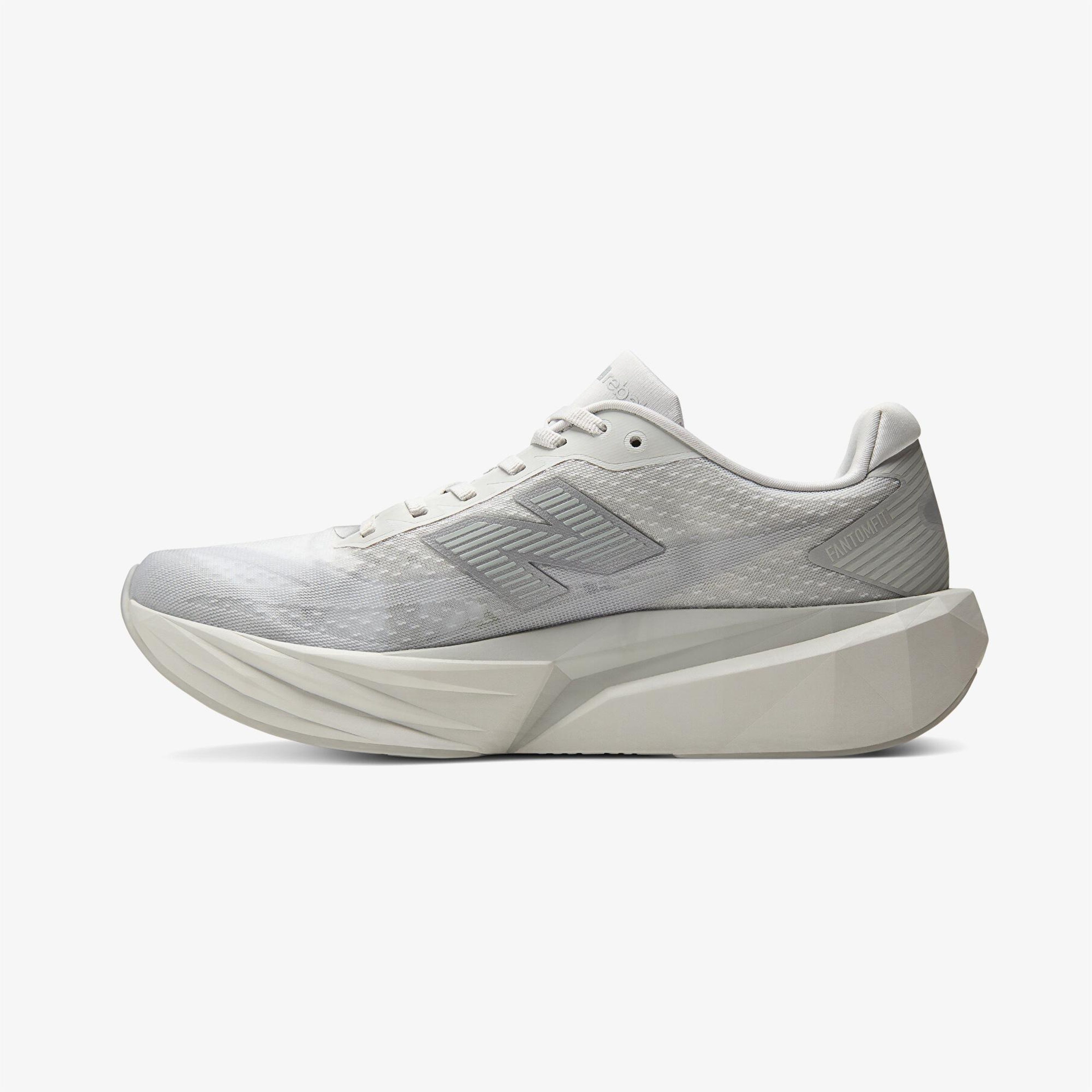 New Balance FuelCell Rebel v5 Erkek Gri Koşu Ayakkabısı