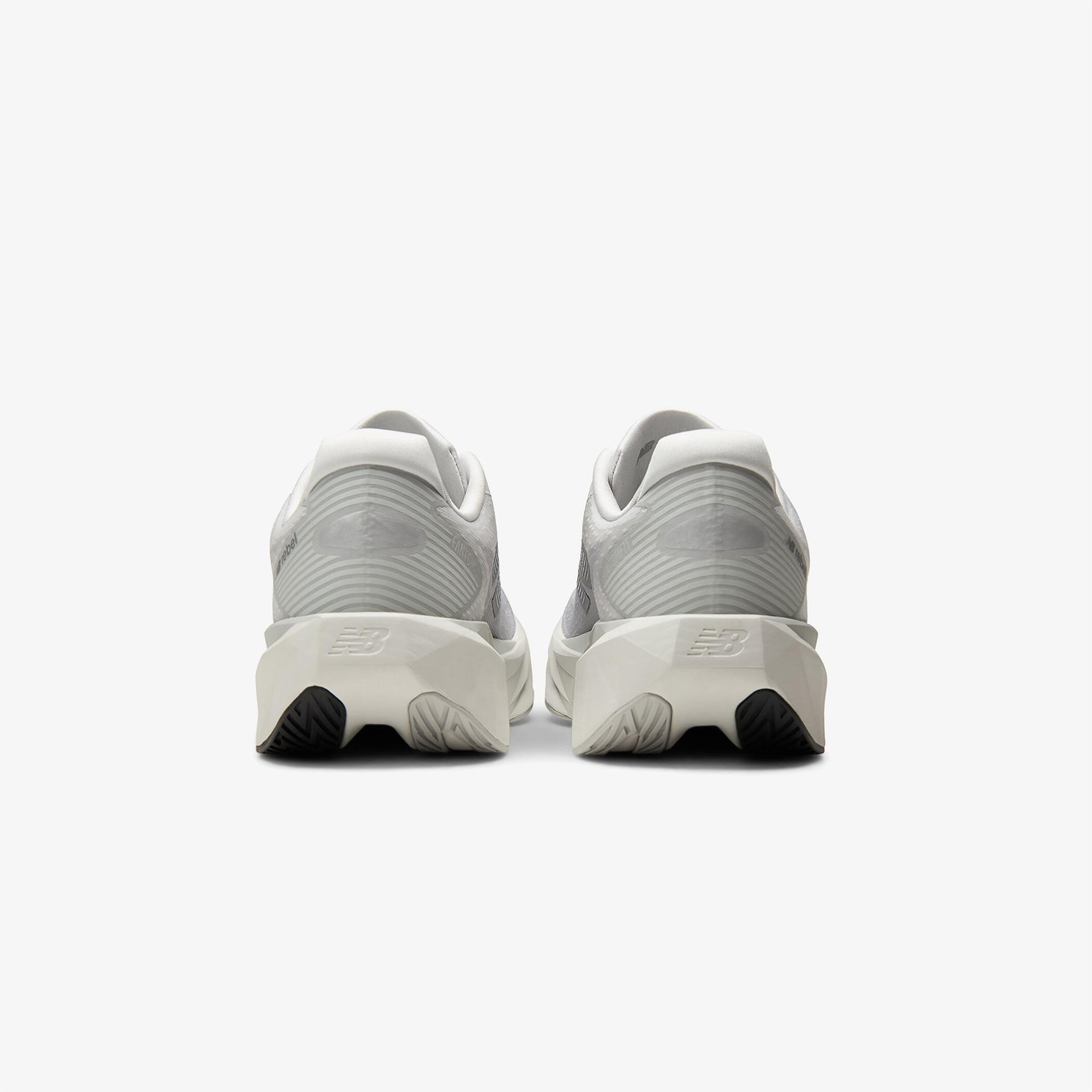 New Balance FuelCell Rebel v5 Erkek Gri Koşu Ayakkabısı