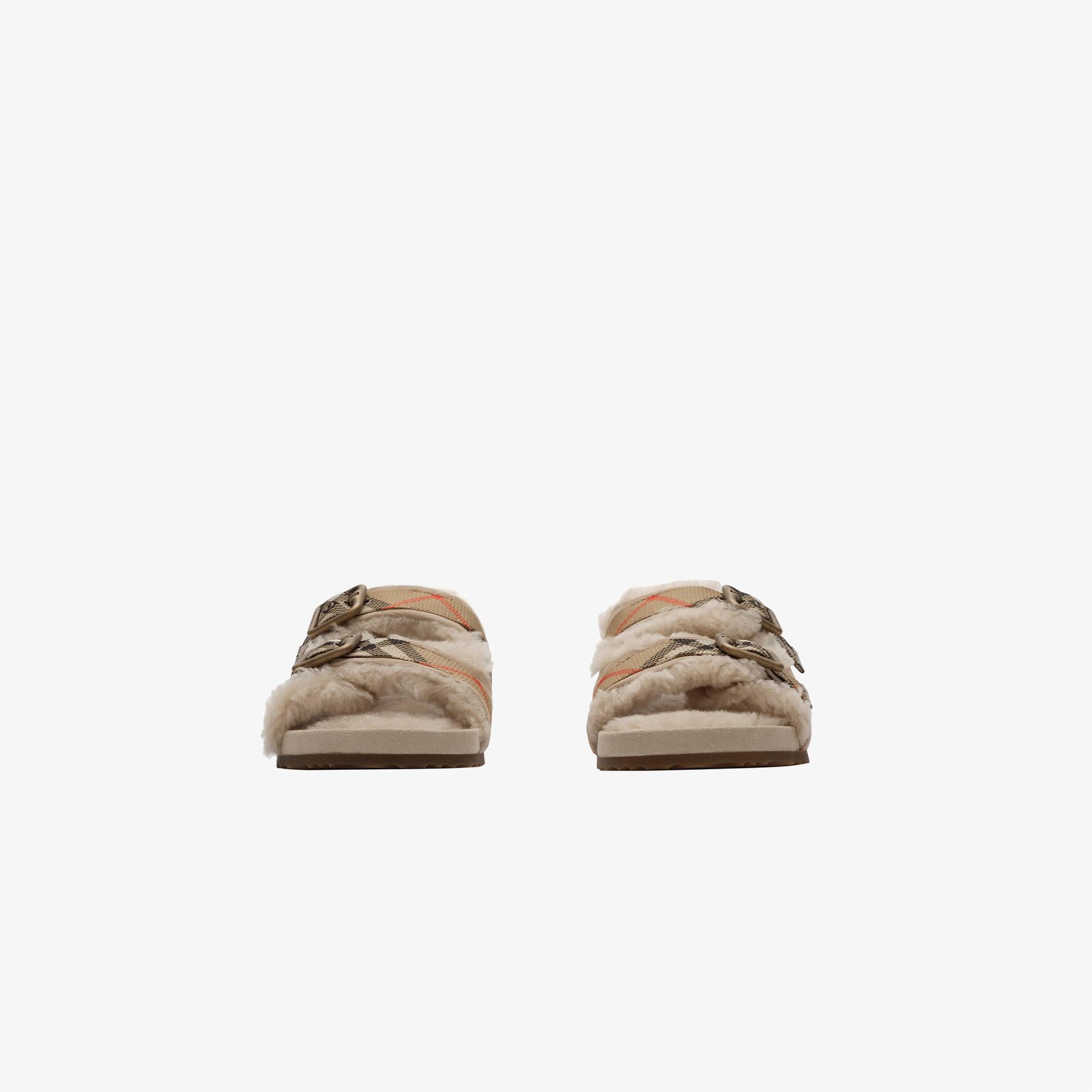 Burberry Urchin Kadın Krem Rengi Sandalet