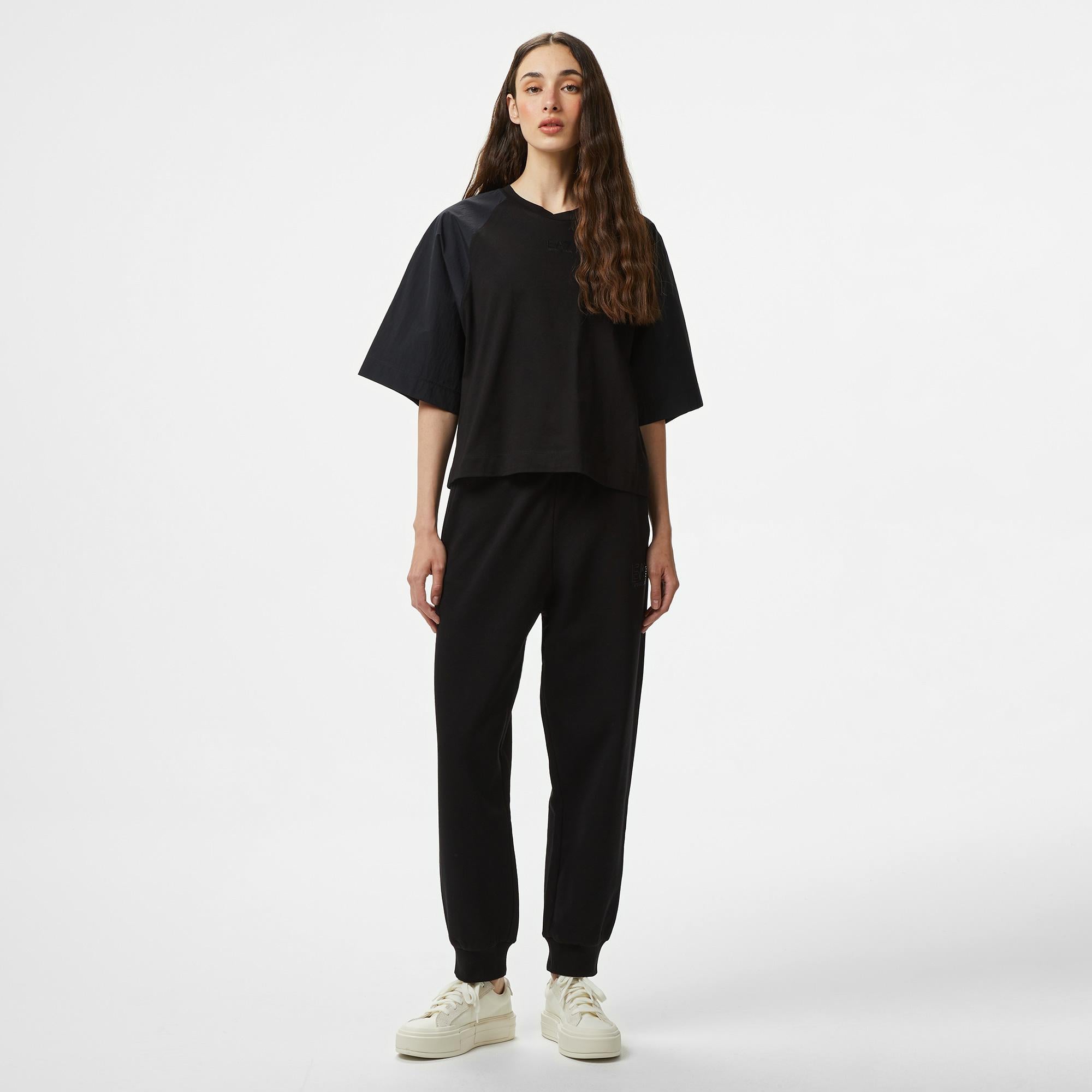 Emporio Armani Raglan Bloklu Kadın Siyah Crop T-Shirt