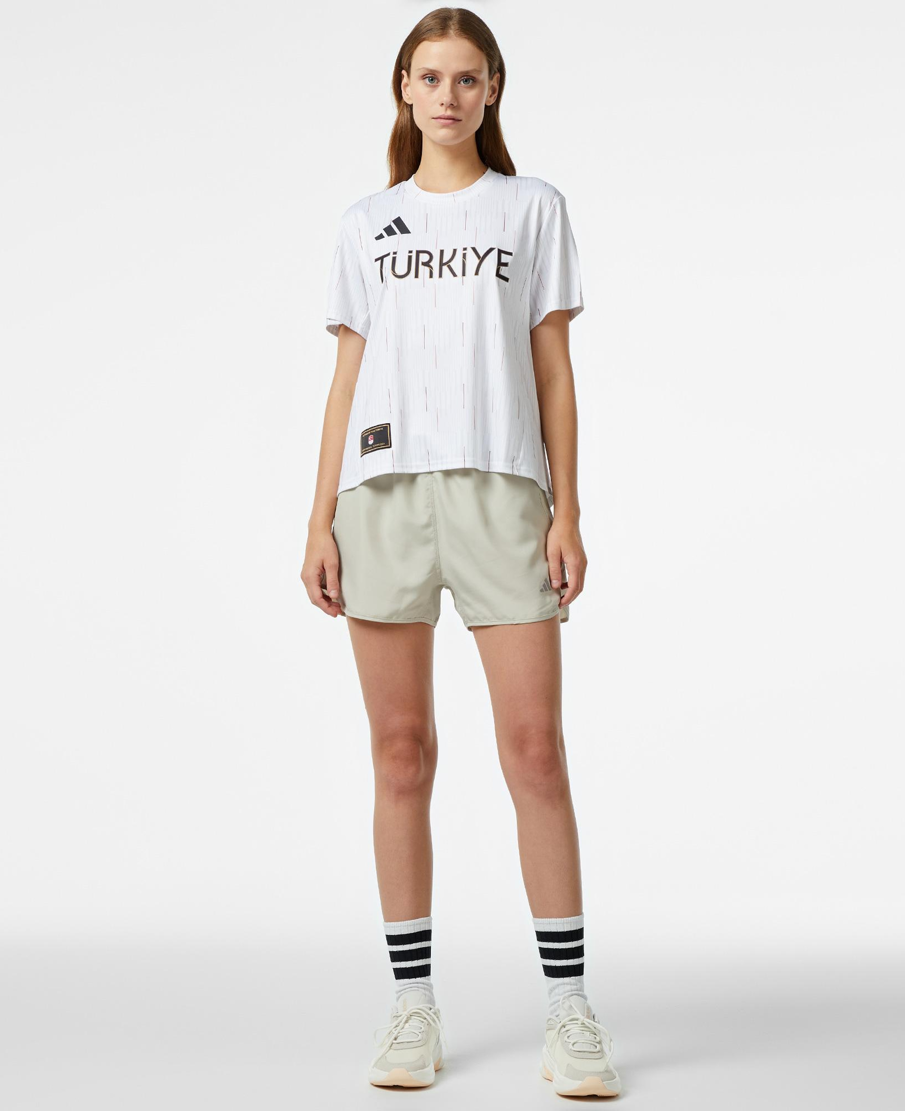 adidas Run It Short Kadın Bej Koşu Şortu
