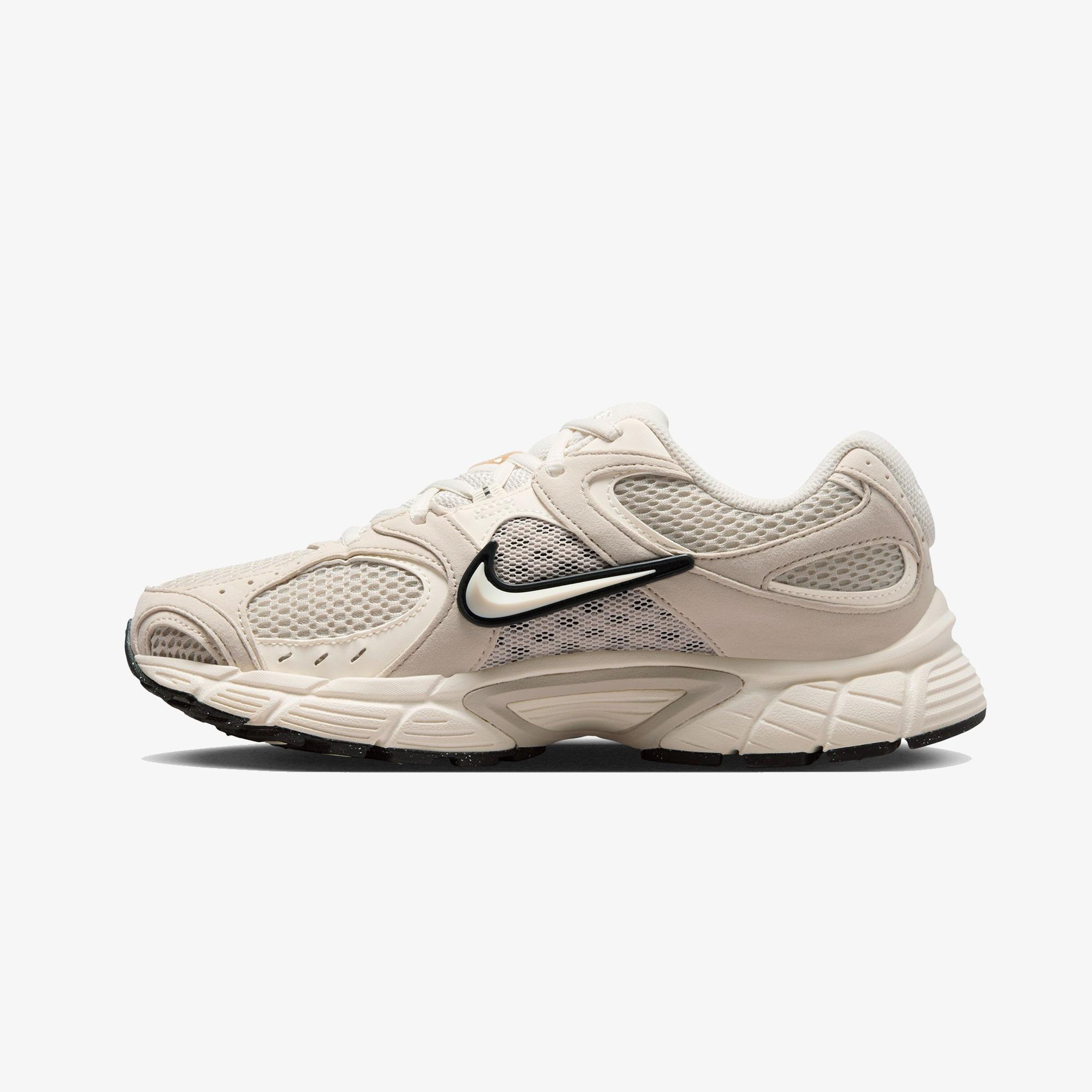 Nike V5 RNR Kadın Krem Rengi Spor Ayakkabı