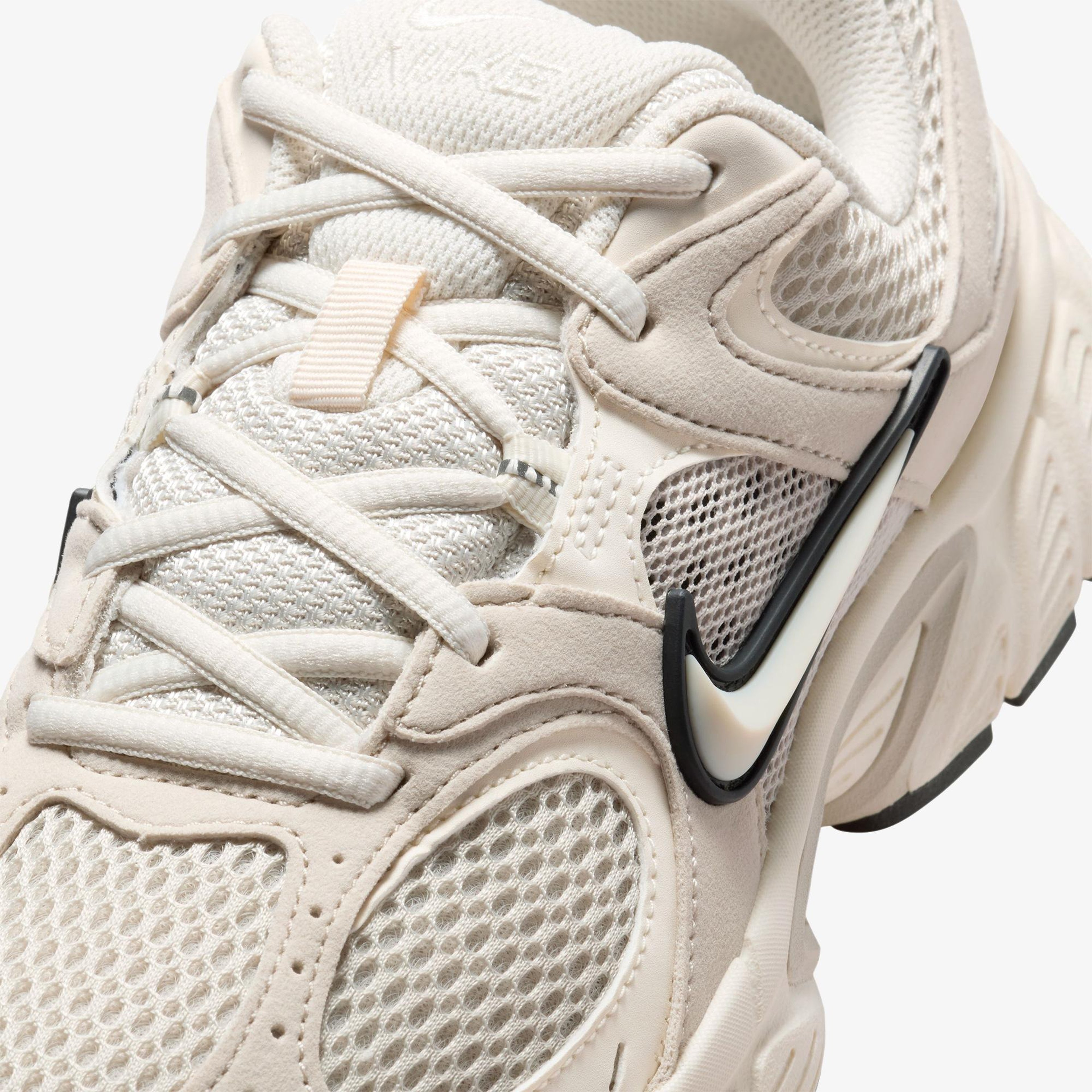Nike V5 RNR Kadın Krem Rengi Spor Ayakkabı