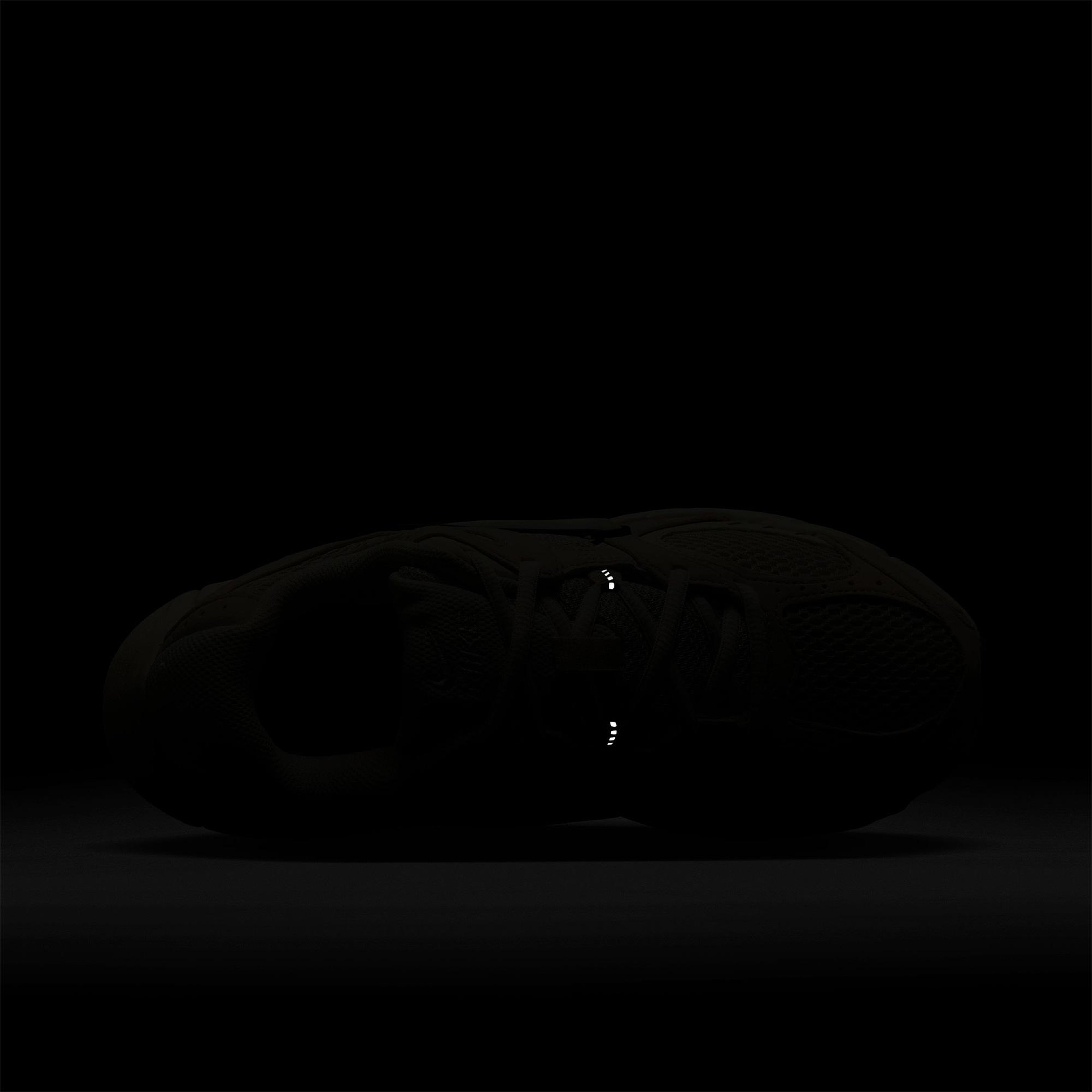 Nike V5 RNR Kadın Krem Rengi Spor Ayakkabı