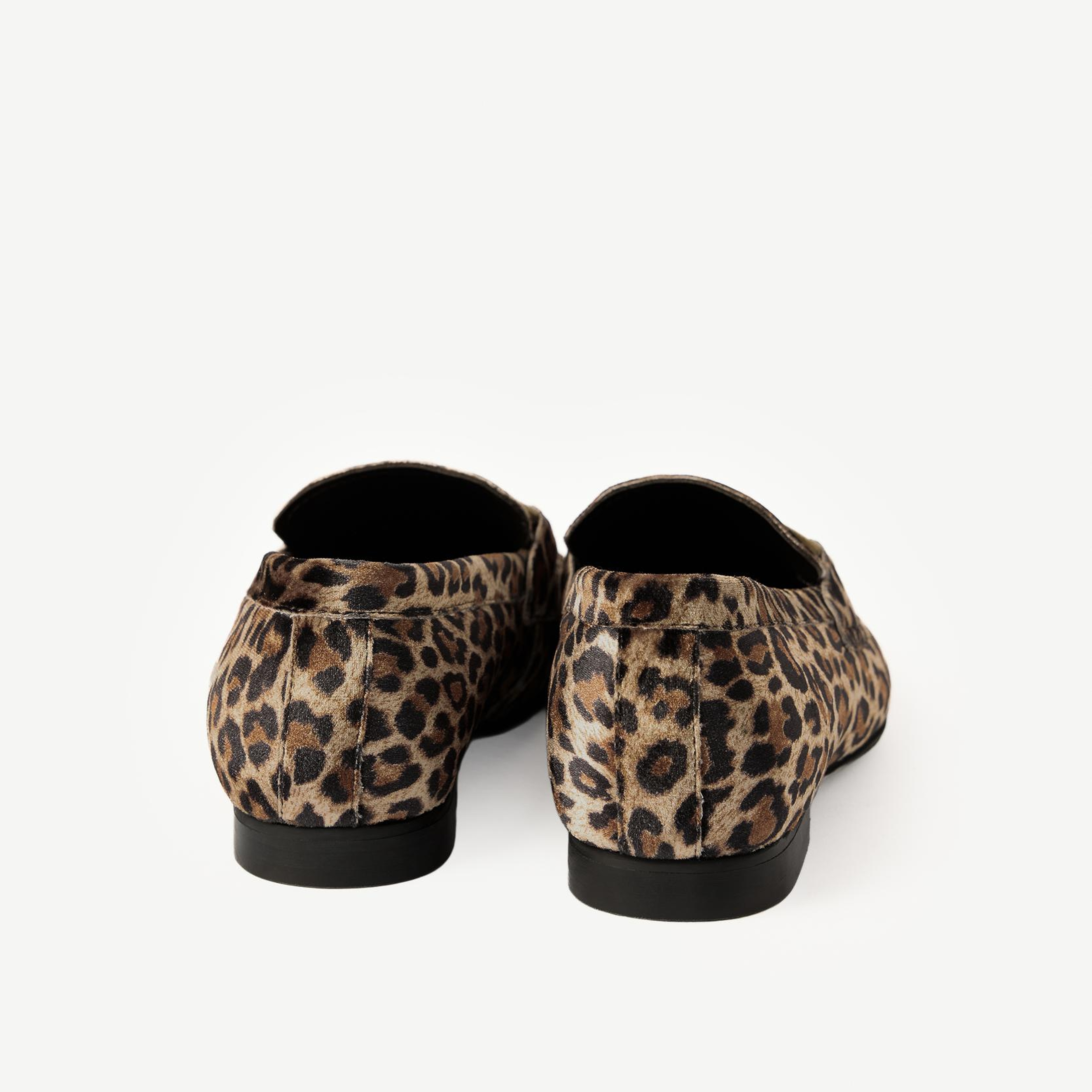 YARGICI Leopar Baskılı Kadife İnce Tabanlı Loafer