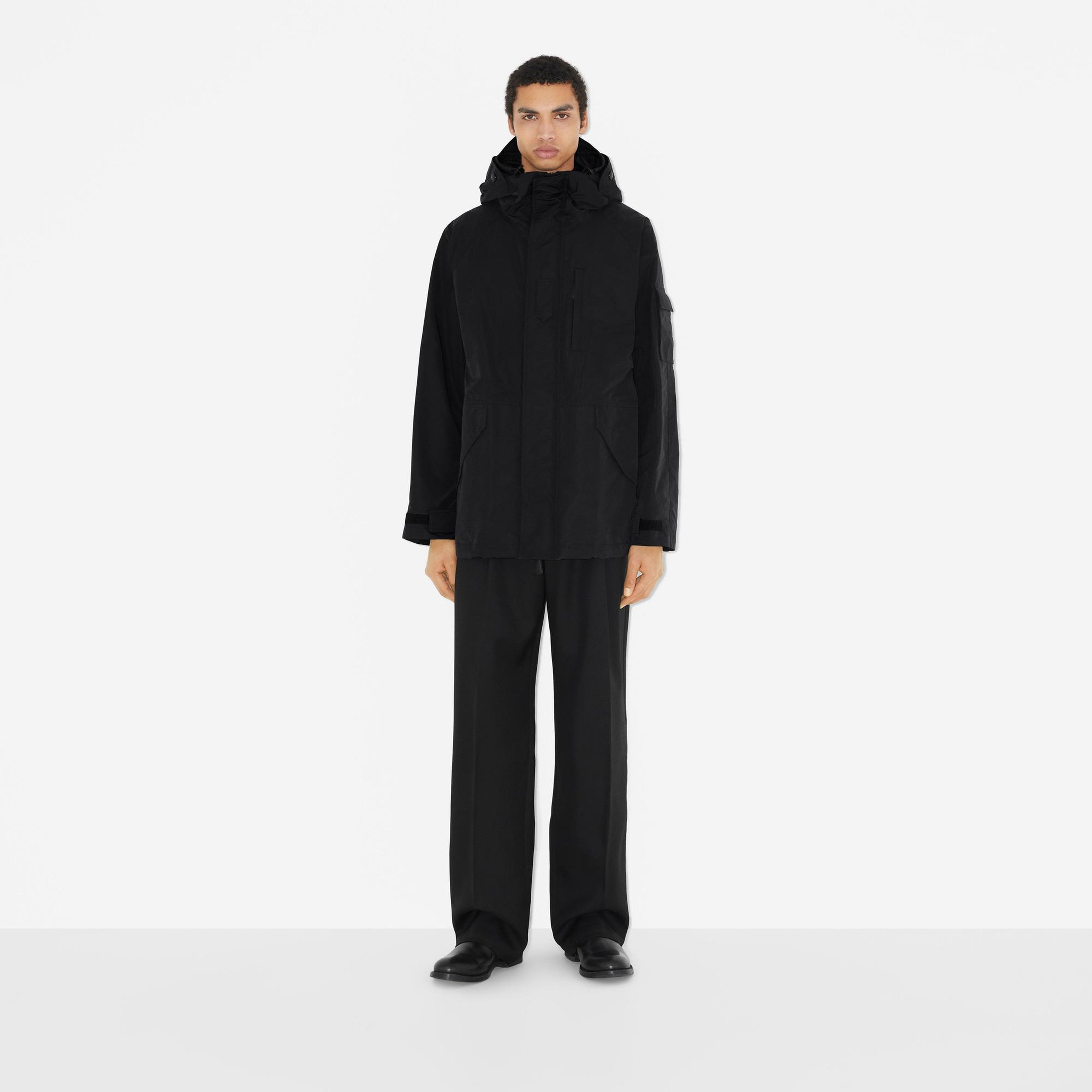 Burberry Erkek Siyah Mont