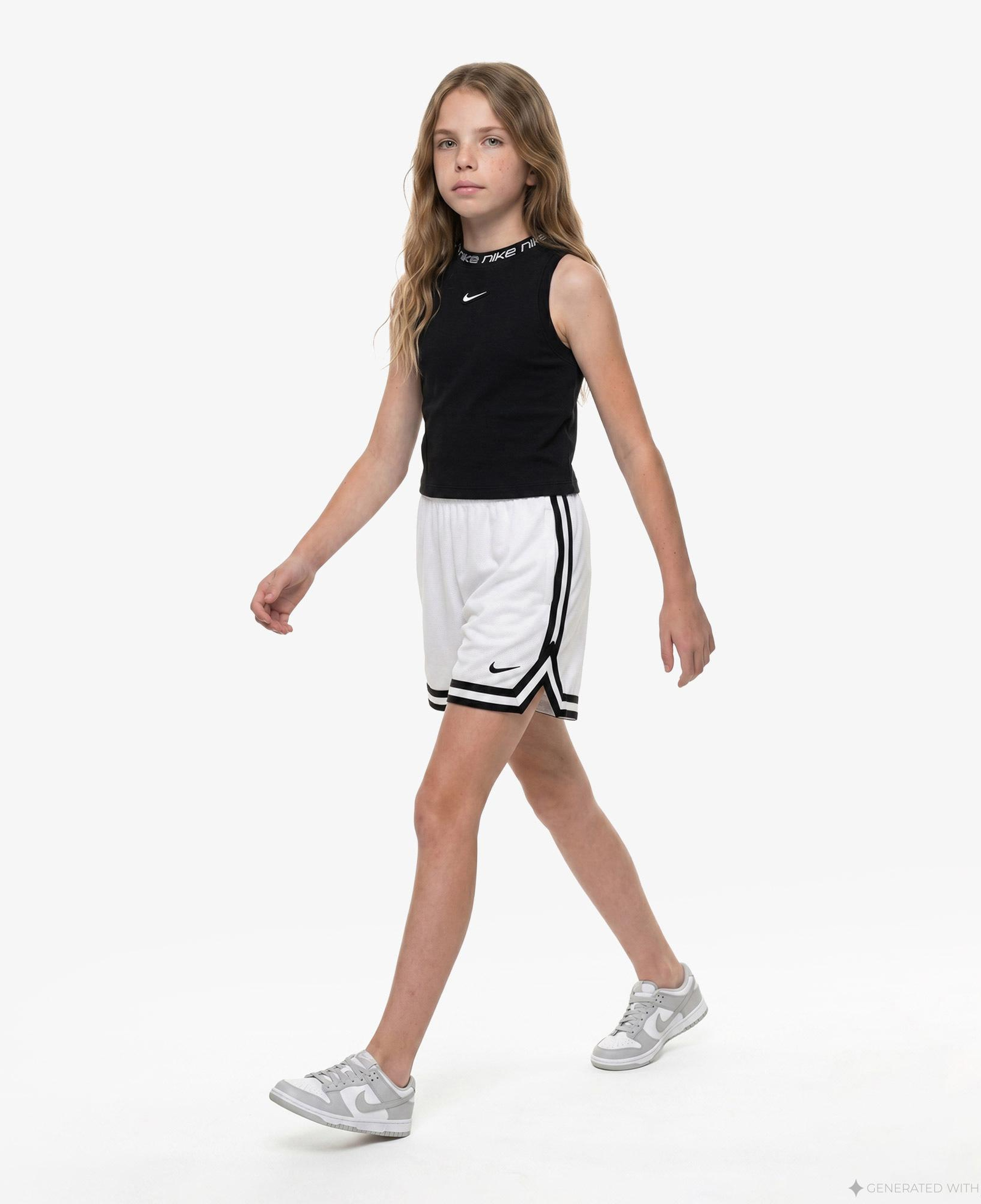 Nike Dri-Fit DNA 13 cm Çocuk Beyaz Şort