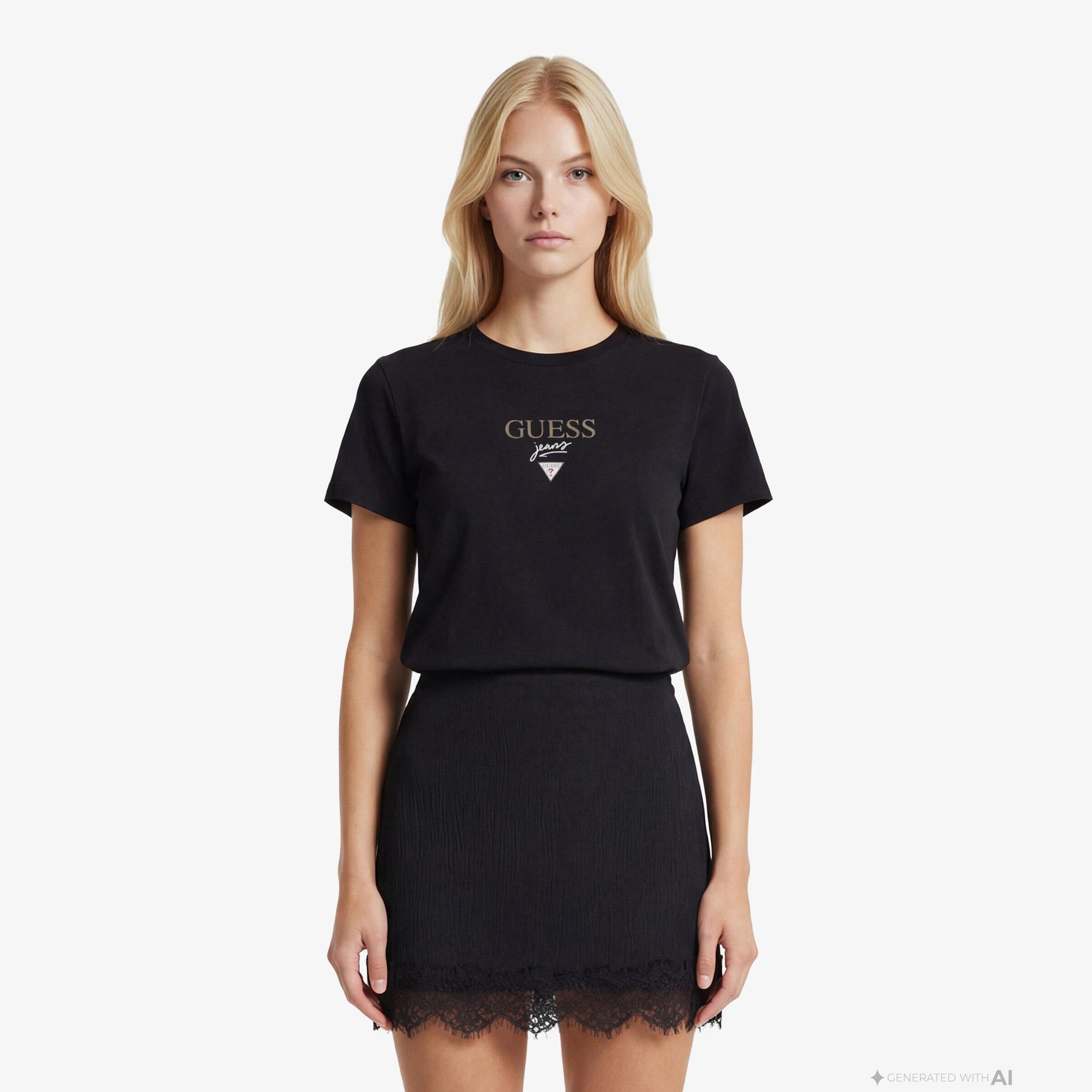Guess Jeans Boxy Fit Kadın Siyah T-Shirt