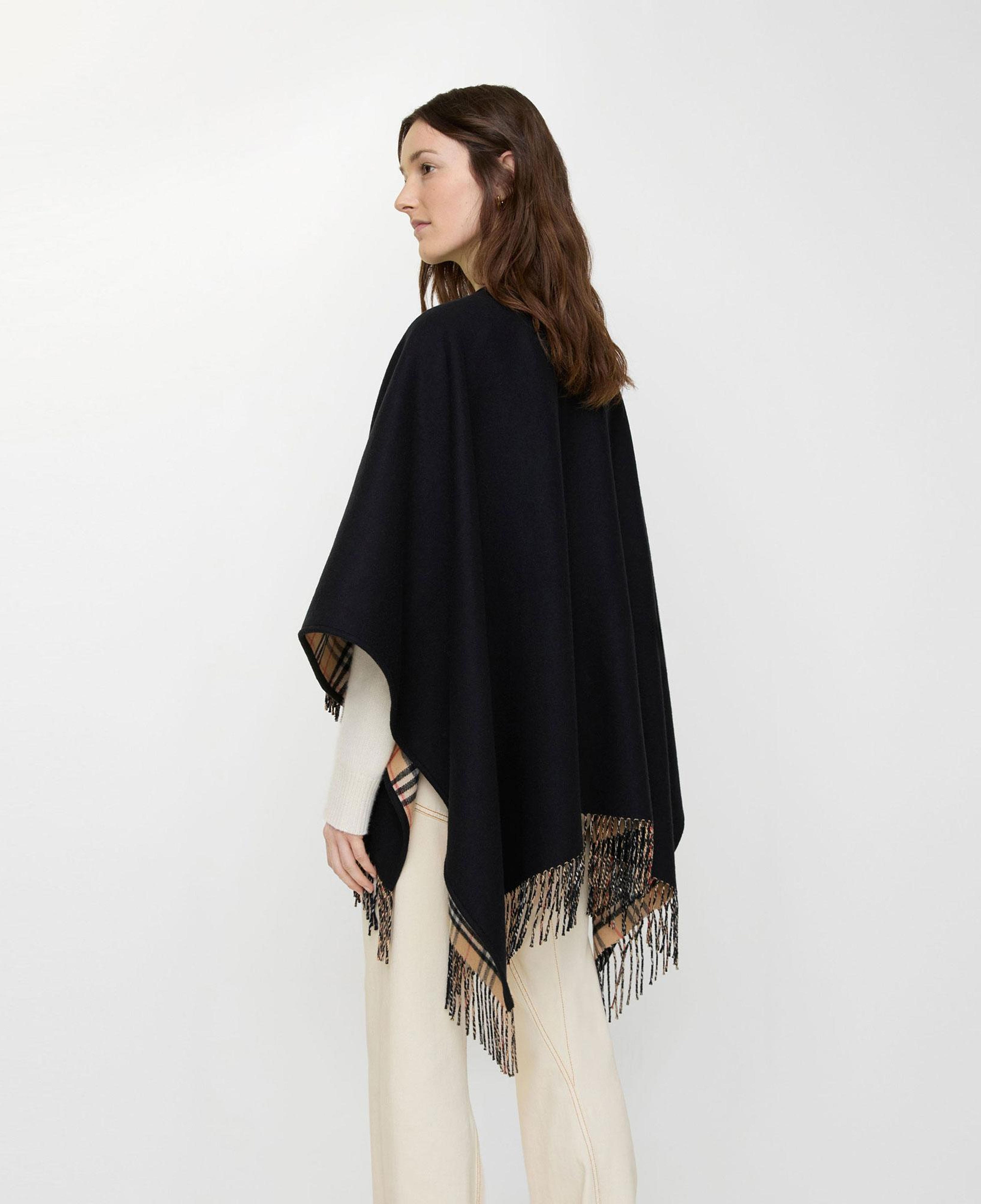 Burberry Reversible Check Wool Kadın Siyah Panço