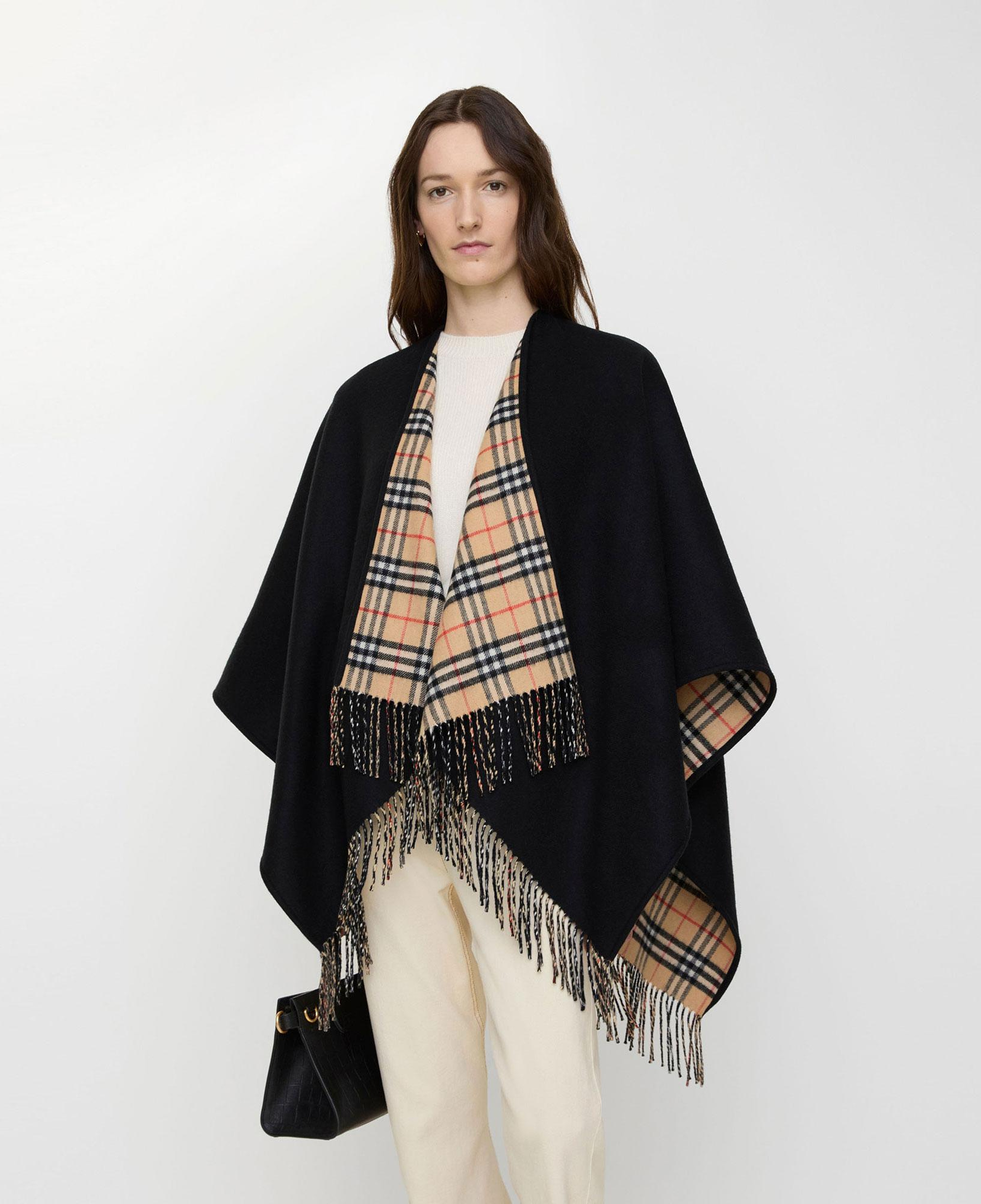 Burberry Reversible Check Wool Kadın Siyah Panço