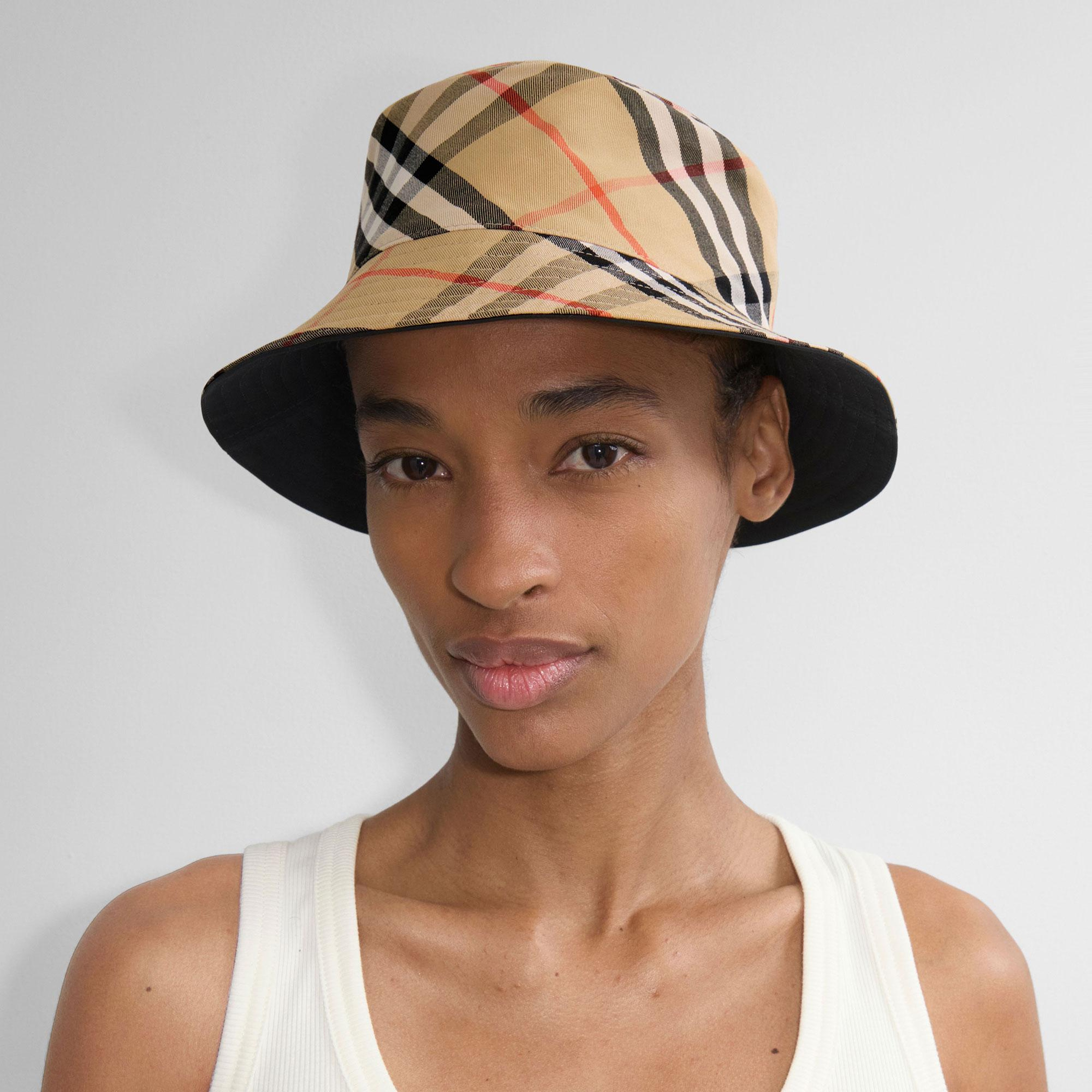 Burberry Reversible Gabardine Bucket Erkek Siyah Şapka
