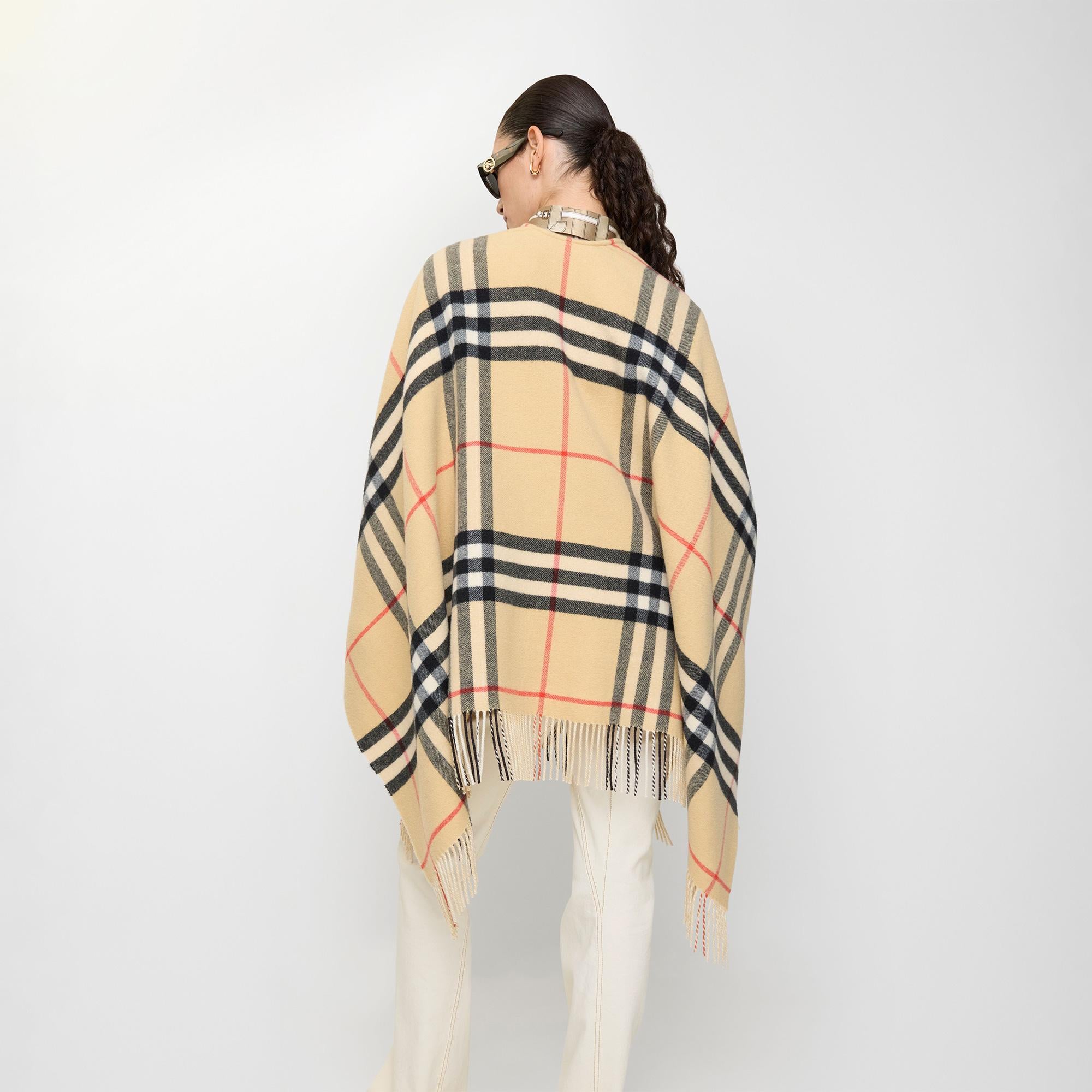Burberry Contrast Check Cashmere Wool Kadın Krem Rengi Panço