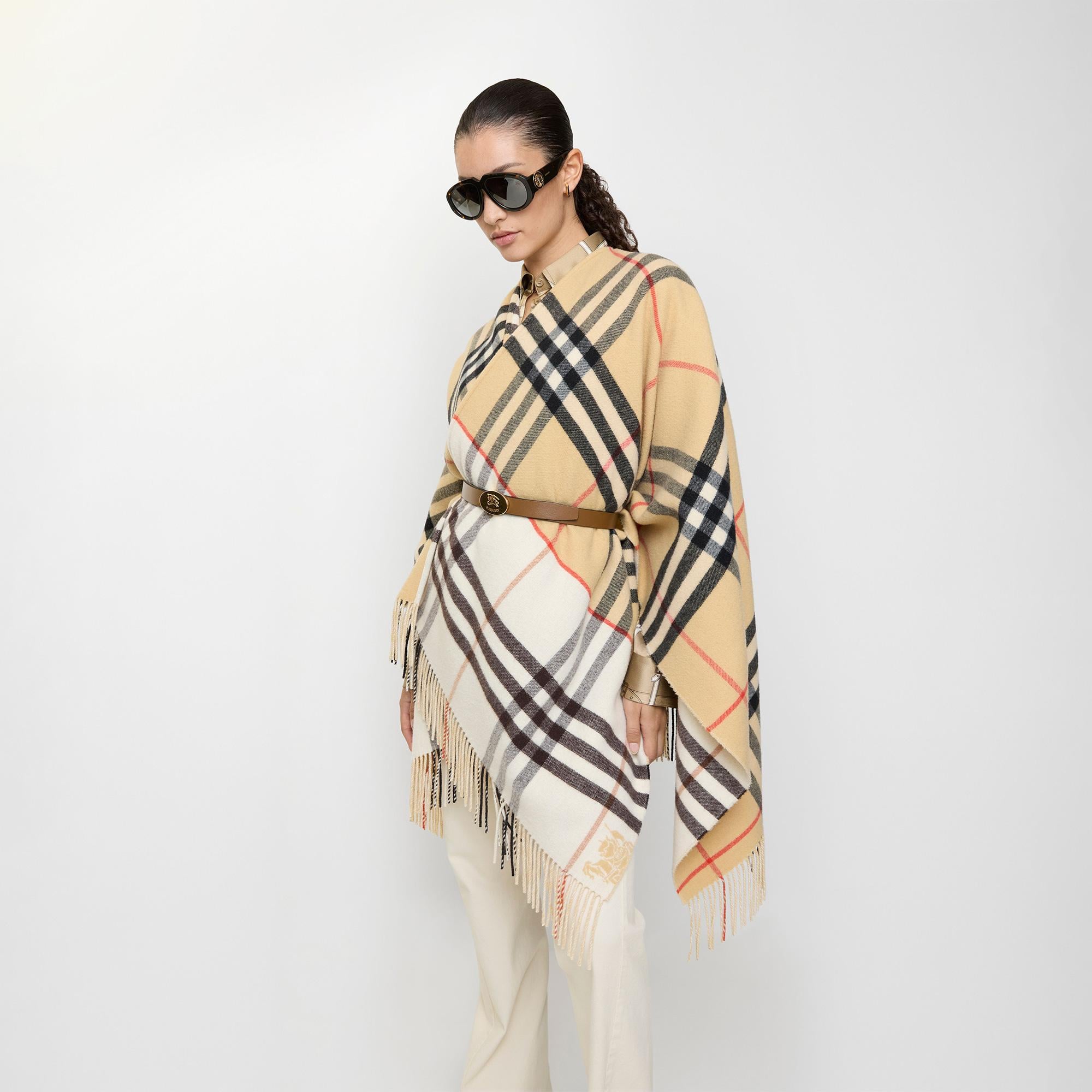 Burberry Contrast Check Cashmere Wool Kadın Krem Rengi Panço