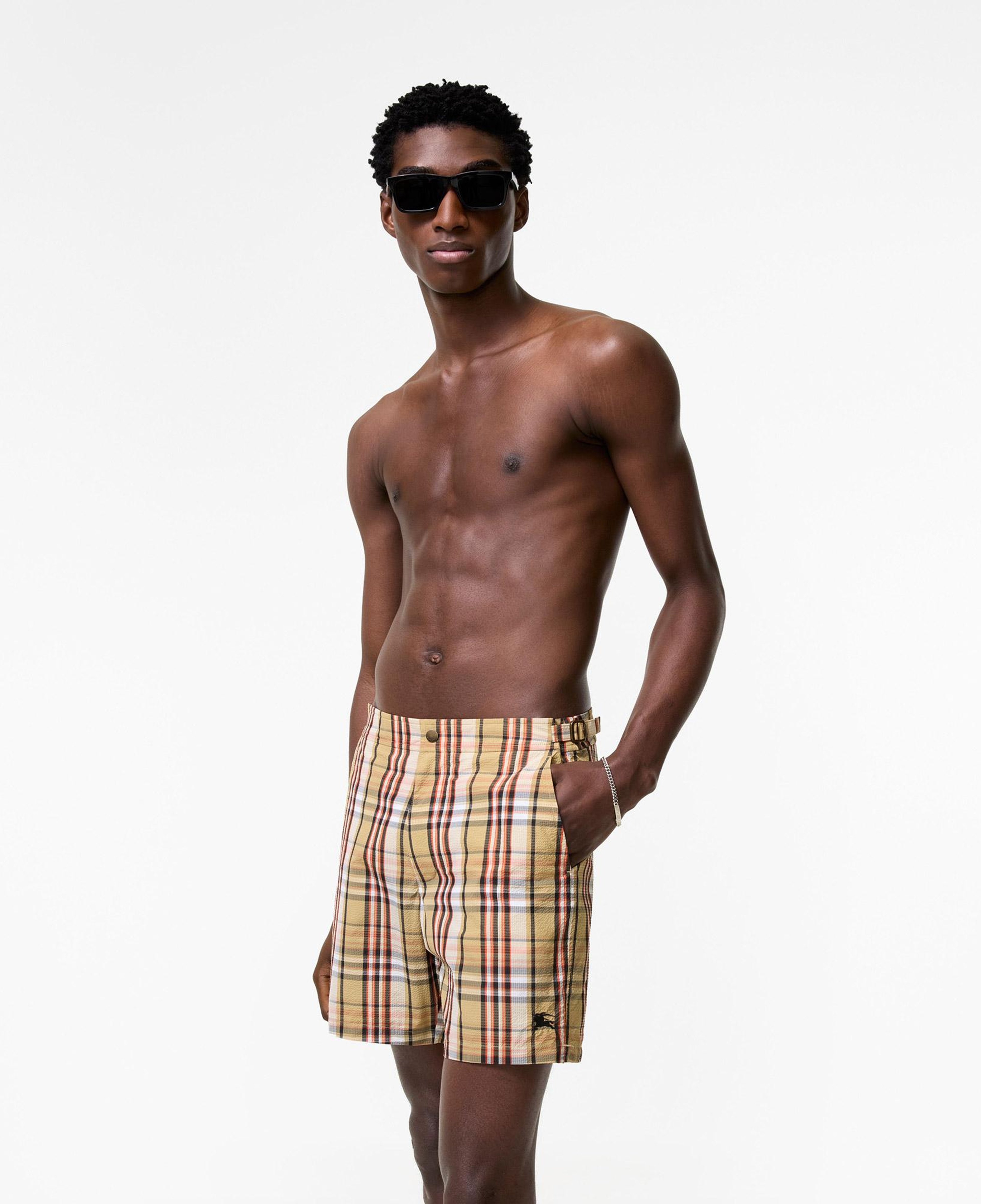 Burberry Erkek Bej Deniz Şortu