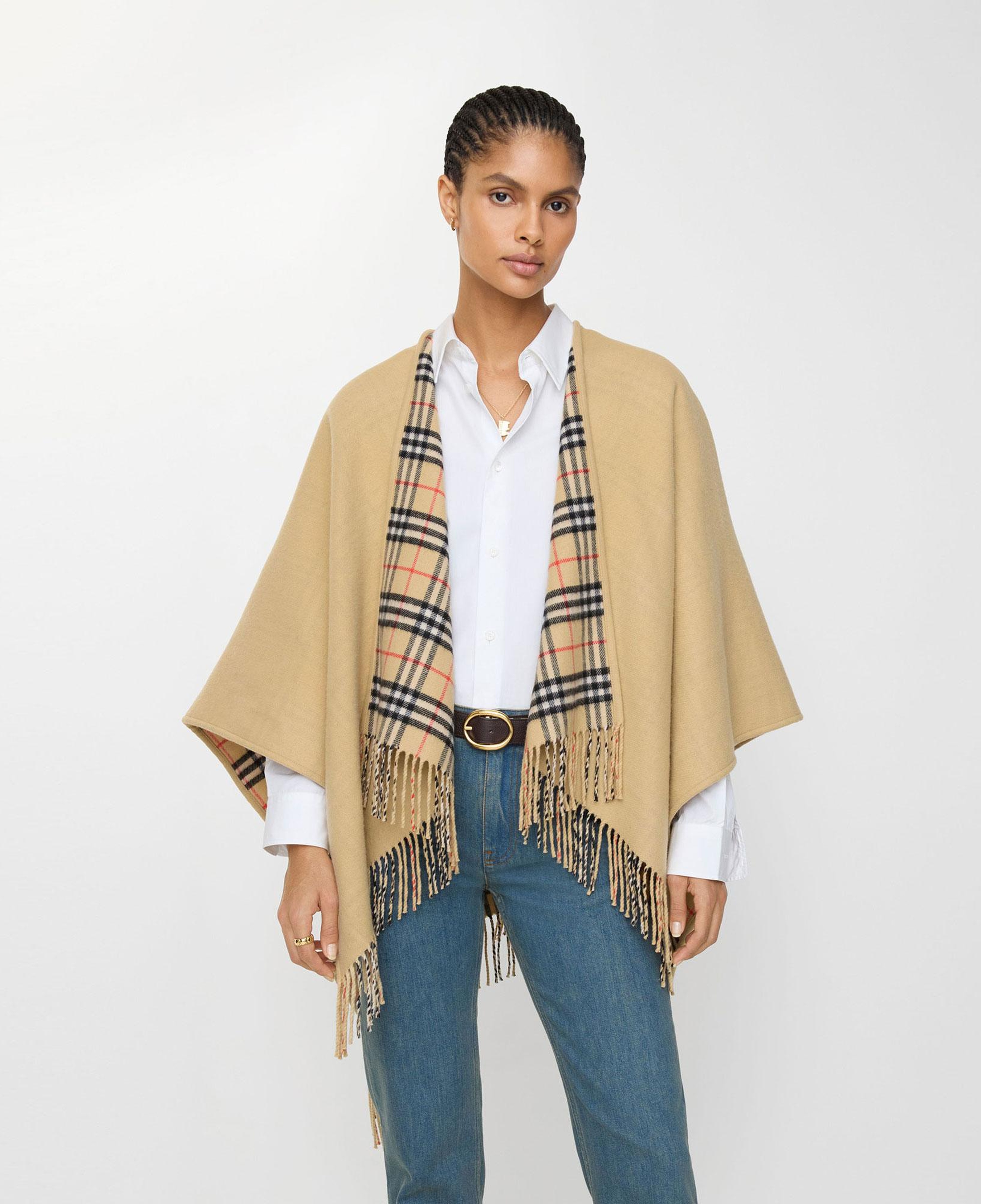 Burberry Reversible Check Wool Kadın Bej Panço