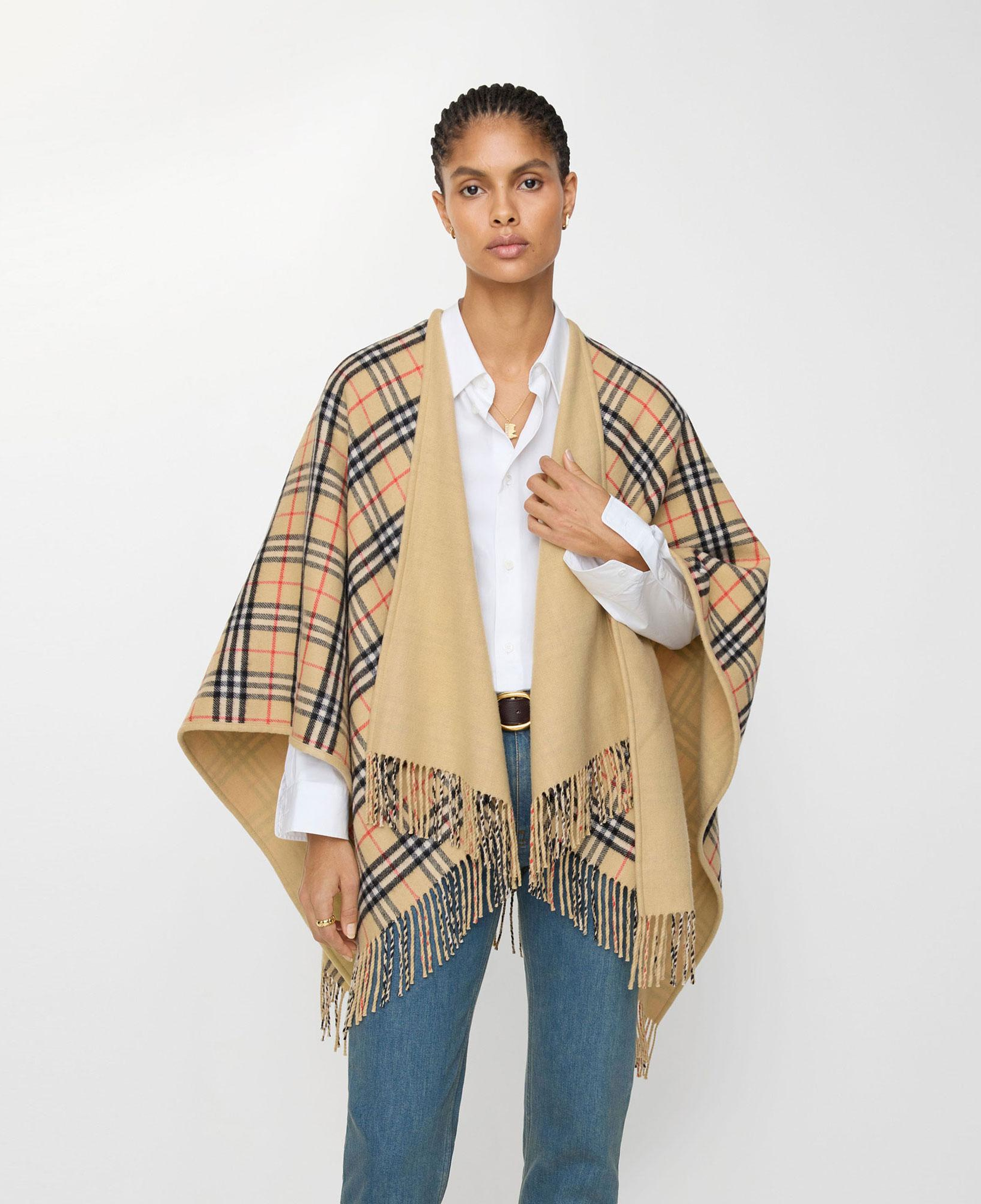 Burberry Reversible Check Wool Kadın Bej Panço