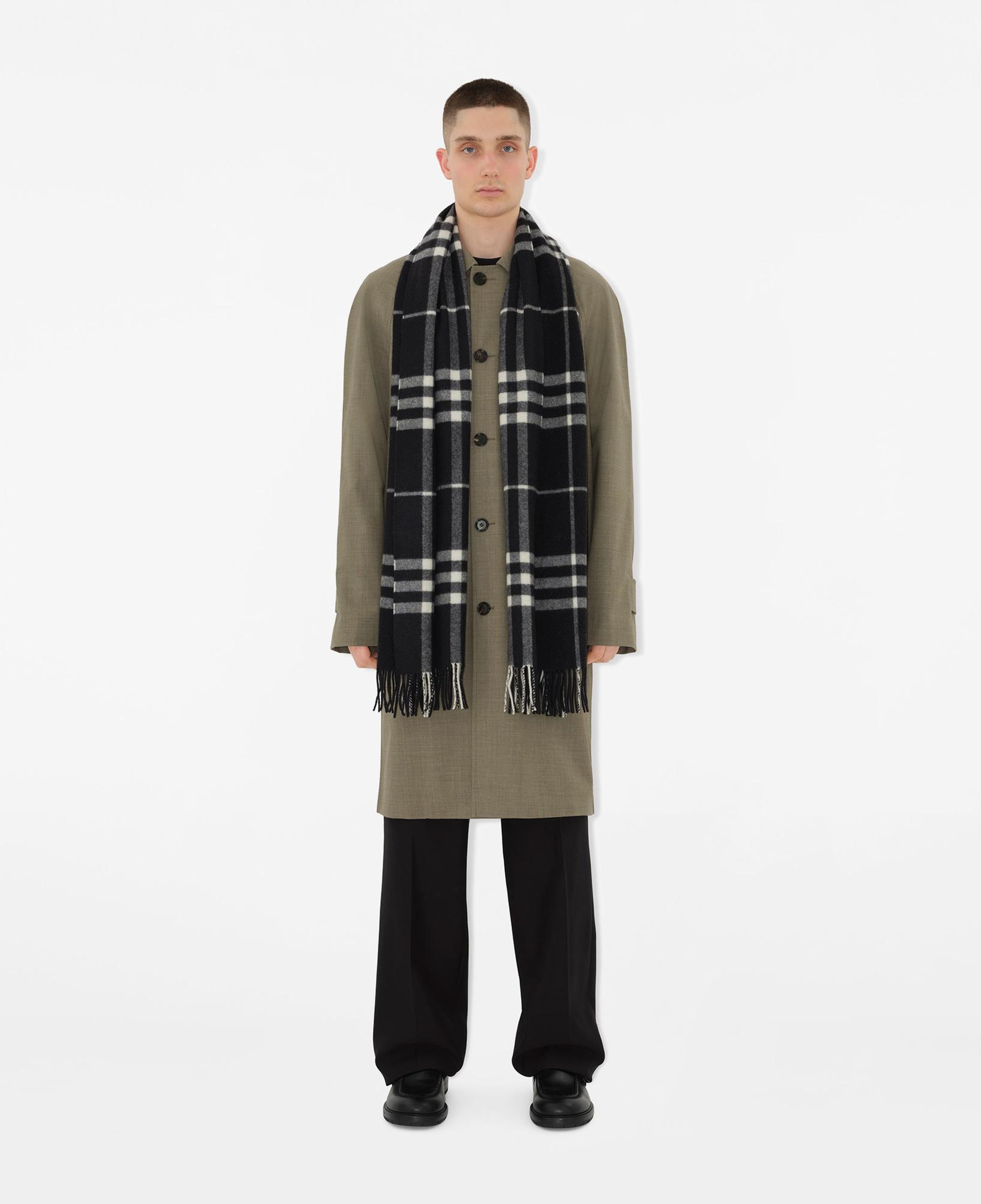 Burberry Washed Giant Unisex Siyah Atkı