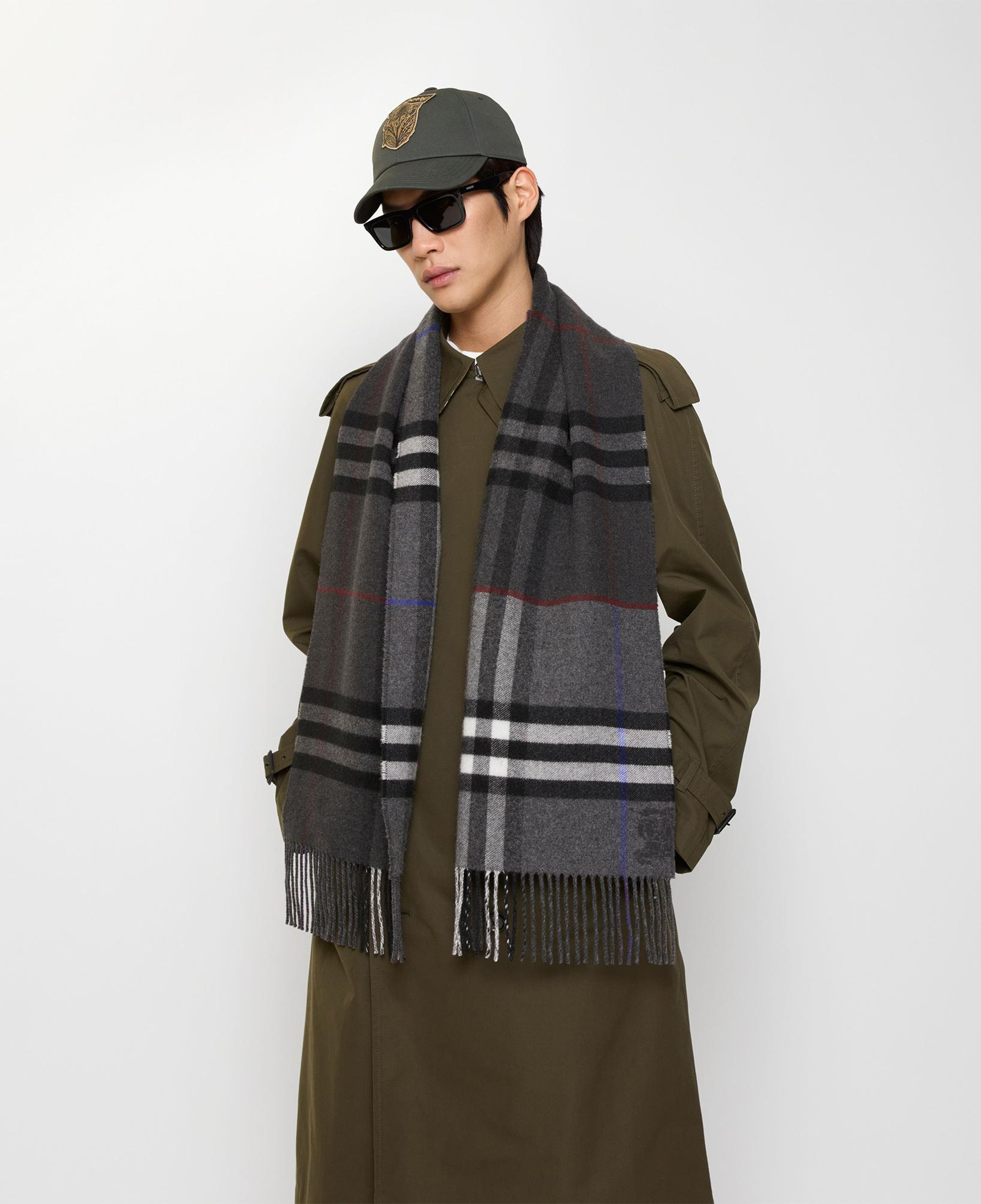 Burberry Double Ekd Kadın Gri Atkı