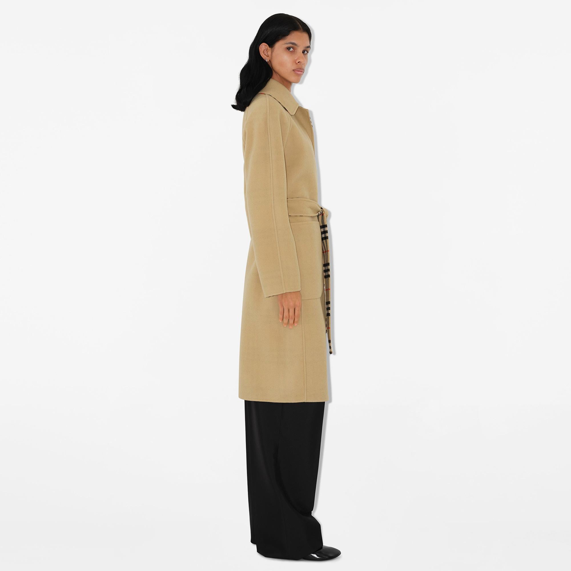 Burberry Giu Reversible Wool Wrap Kadın Bej Palto