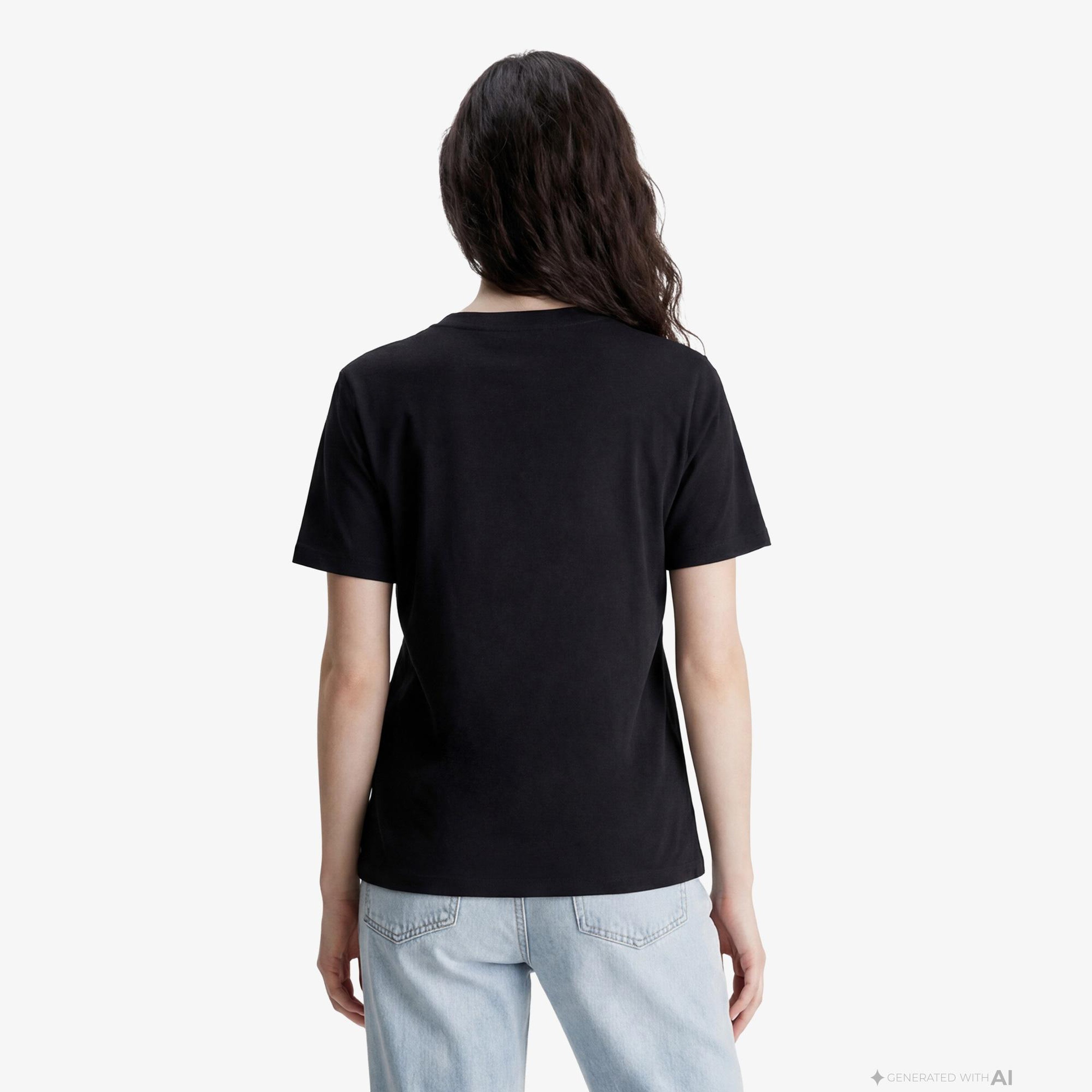 Calvin Klein Classic 20S Logo Grap Kadın Siyah T-Shirt