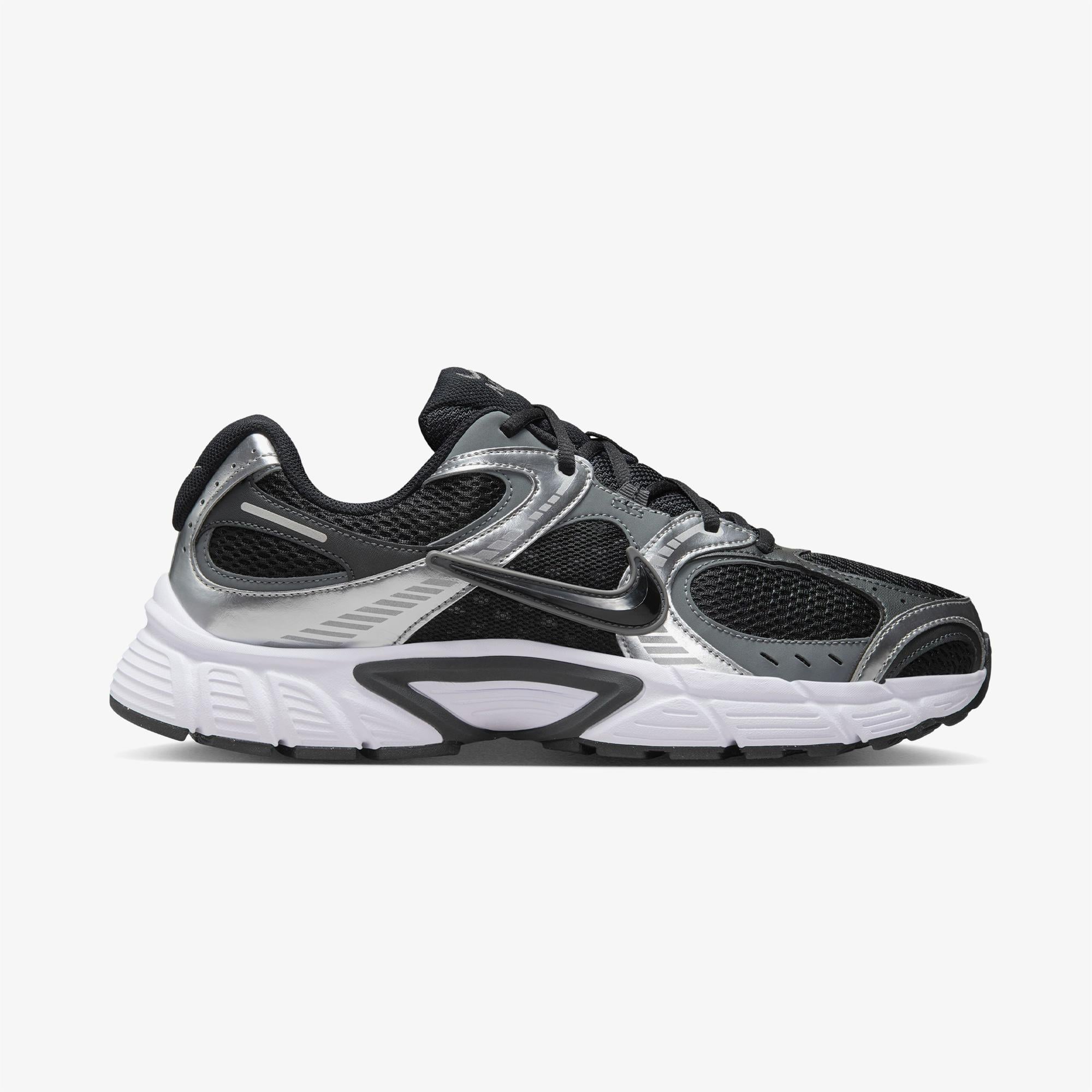 Nike V5 RNR Erkek Siyah Spor Ayakkabı