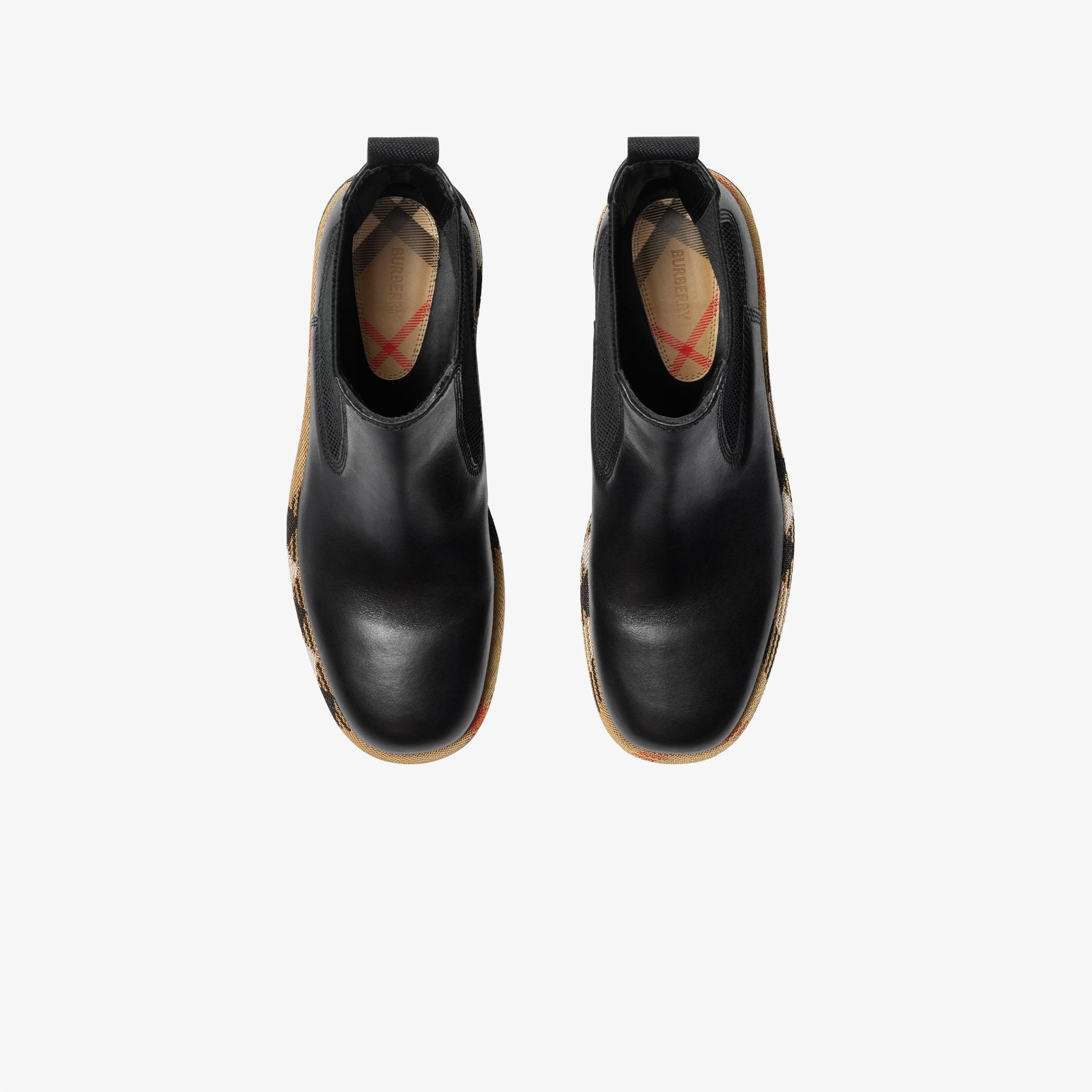 Burberry Leather Gravel Chelsea Kadın Siyah Bot