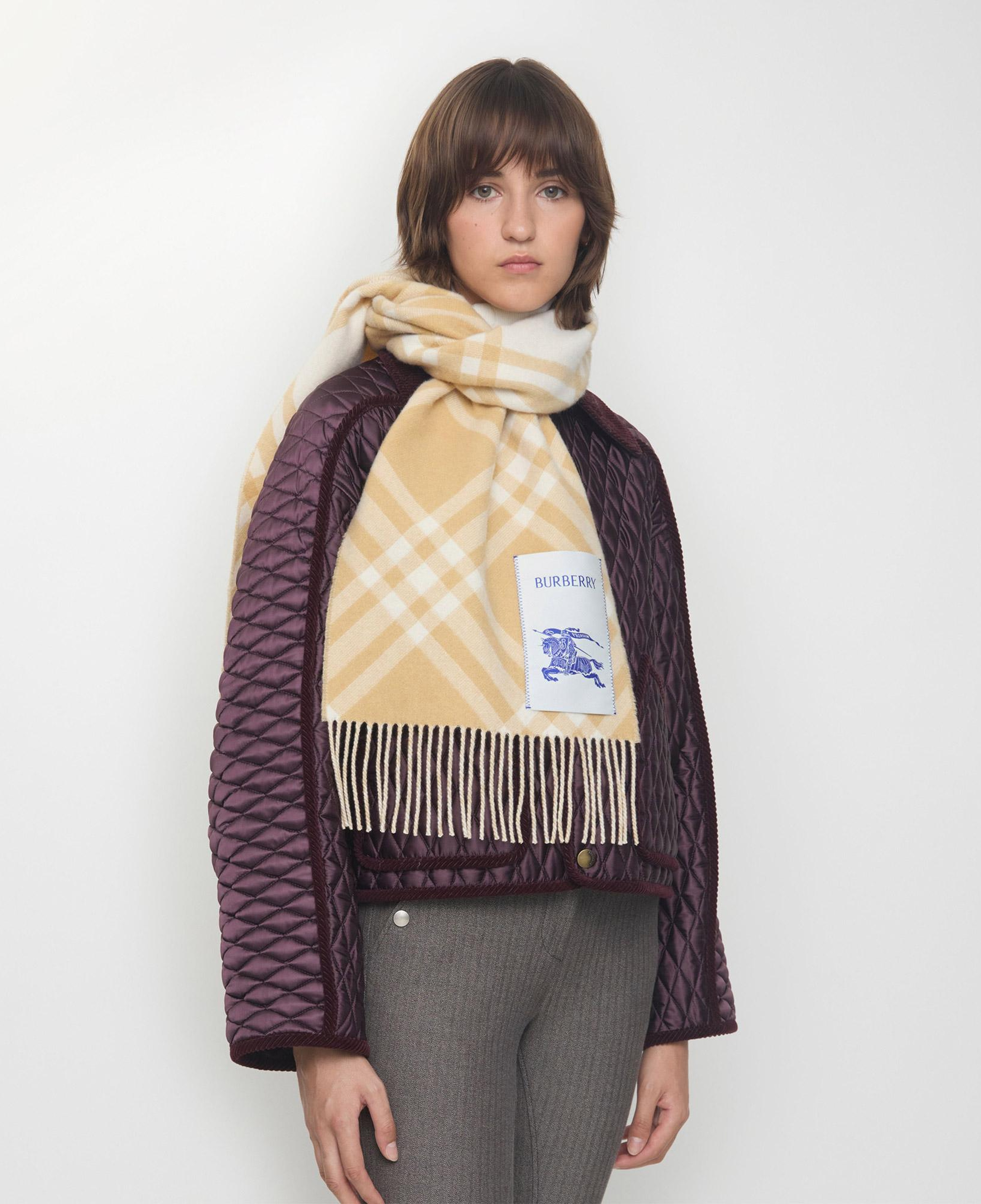 Burberry Tbar Bias Kadın Bej Atkı