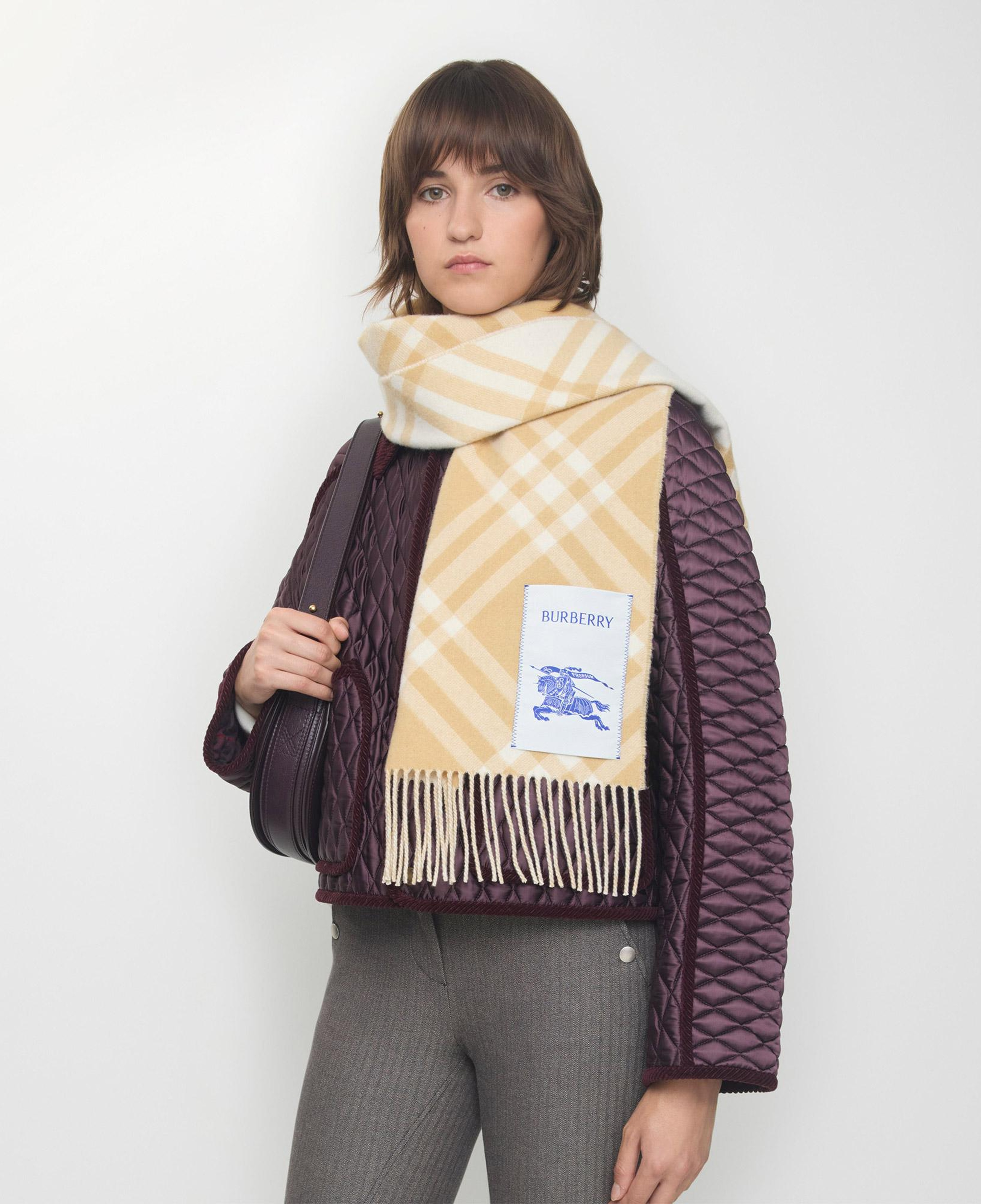 Burberry Tbar Bias Kadın Bej Atkı