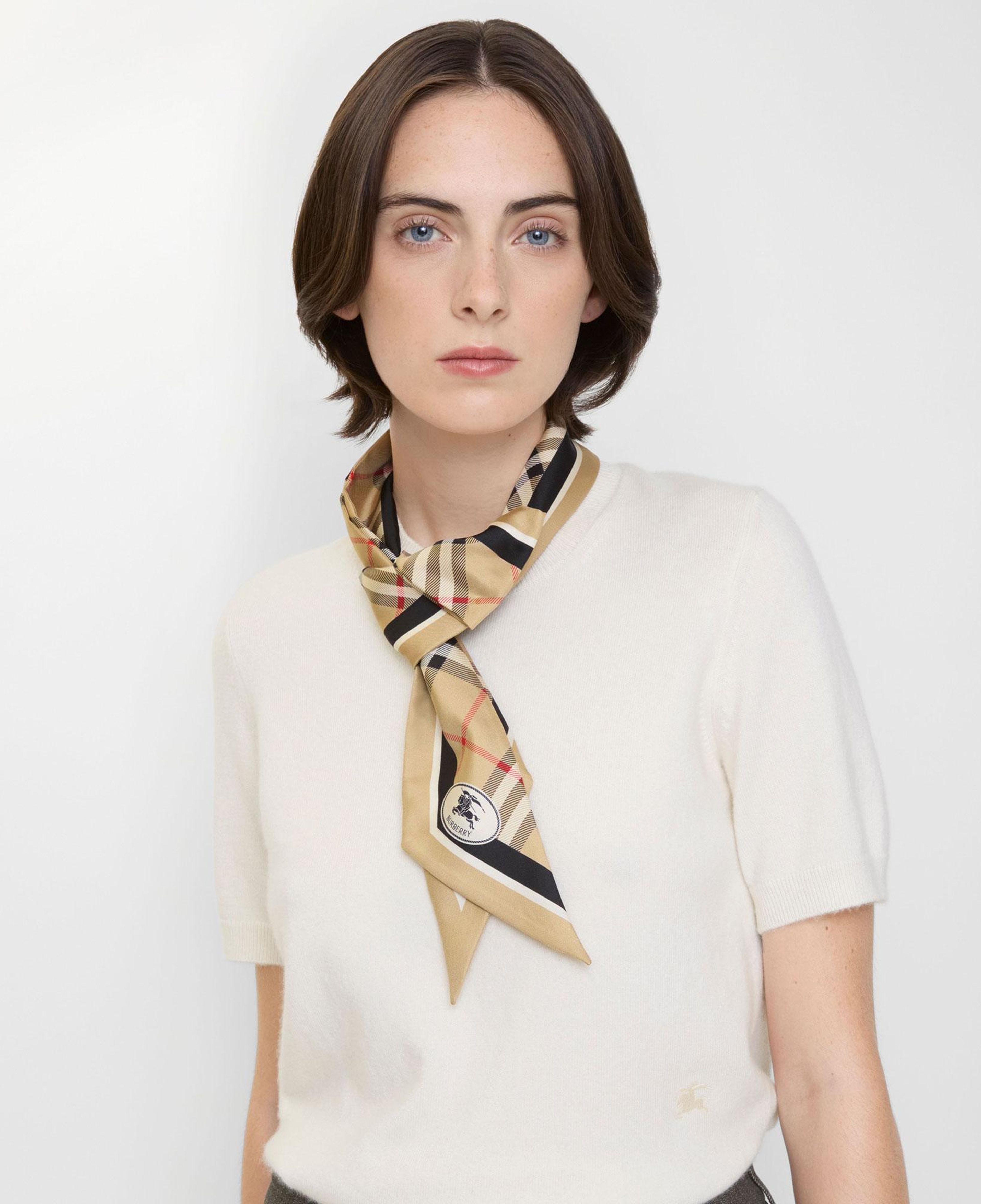 Burberry Check Border Kadın Bej Eşarp