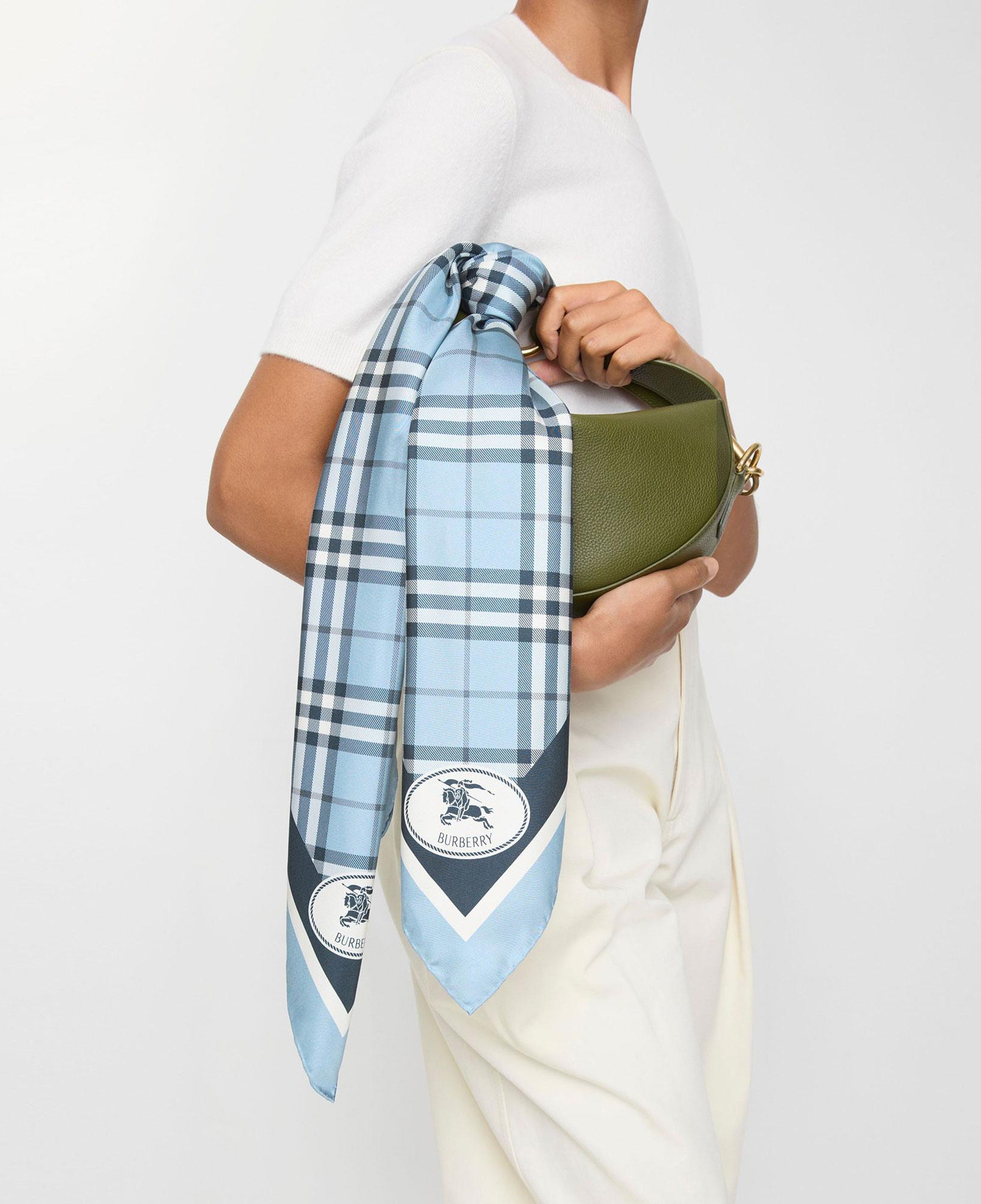 Burberry Kadın Mavi Eşarp
