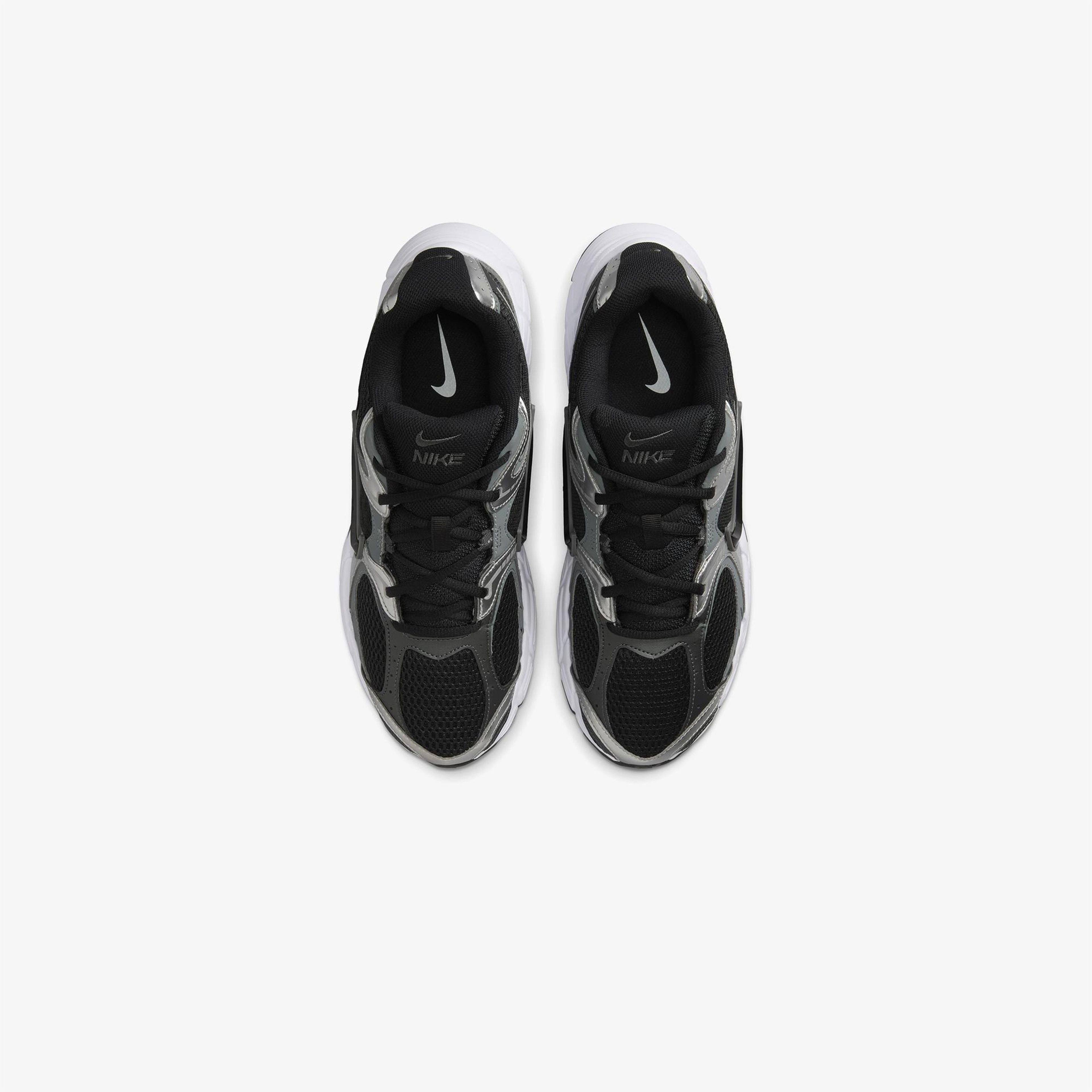 Nike V5 RNR Erkek Siyah Spor Ayakkabı