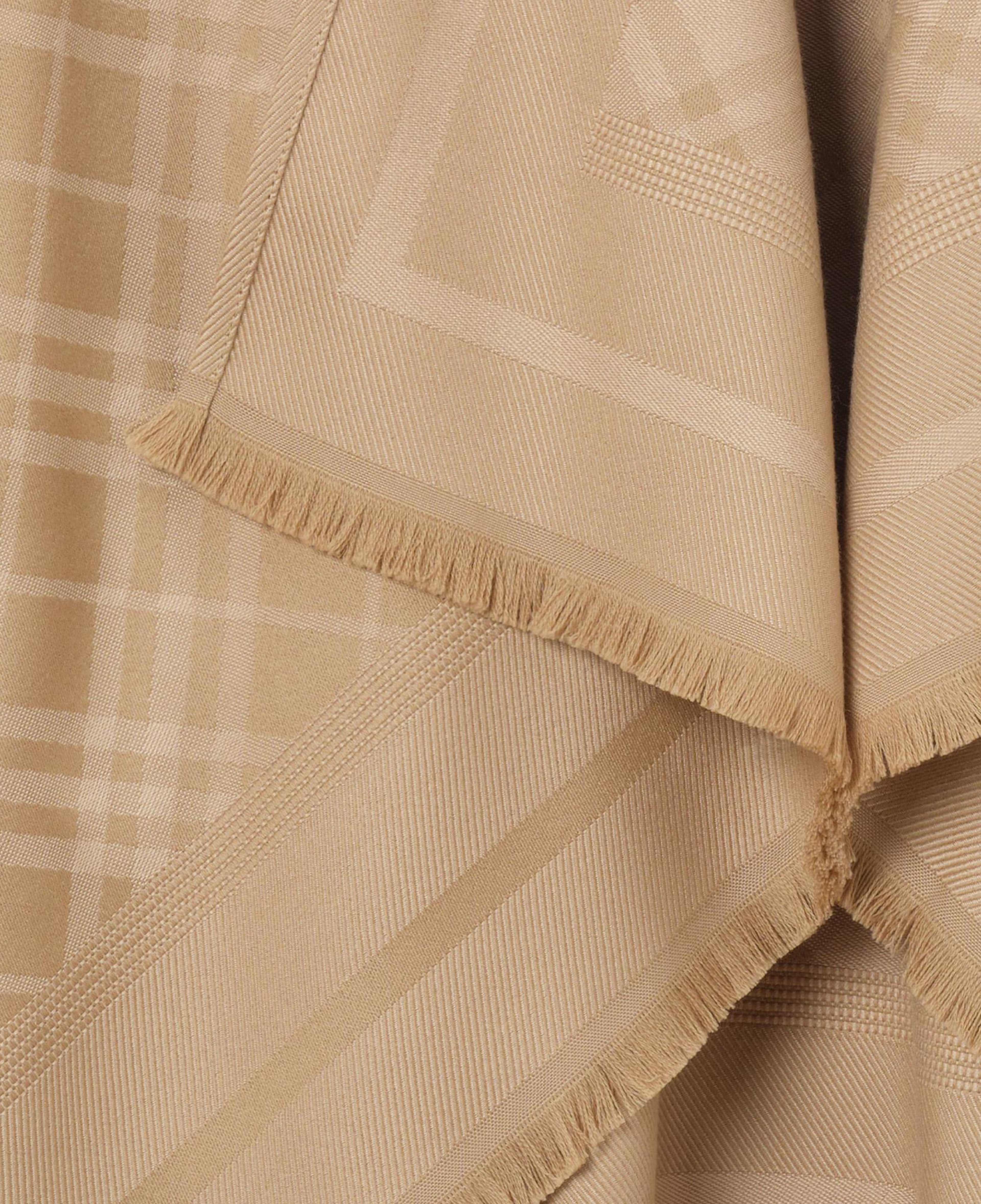Burberry Ekd Check Cape Kadın Bej Panço