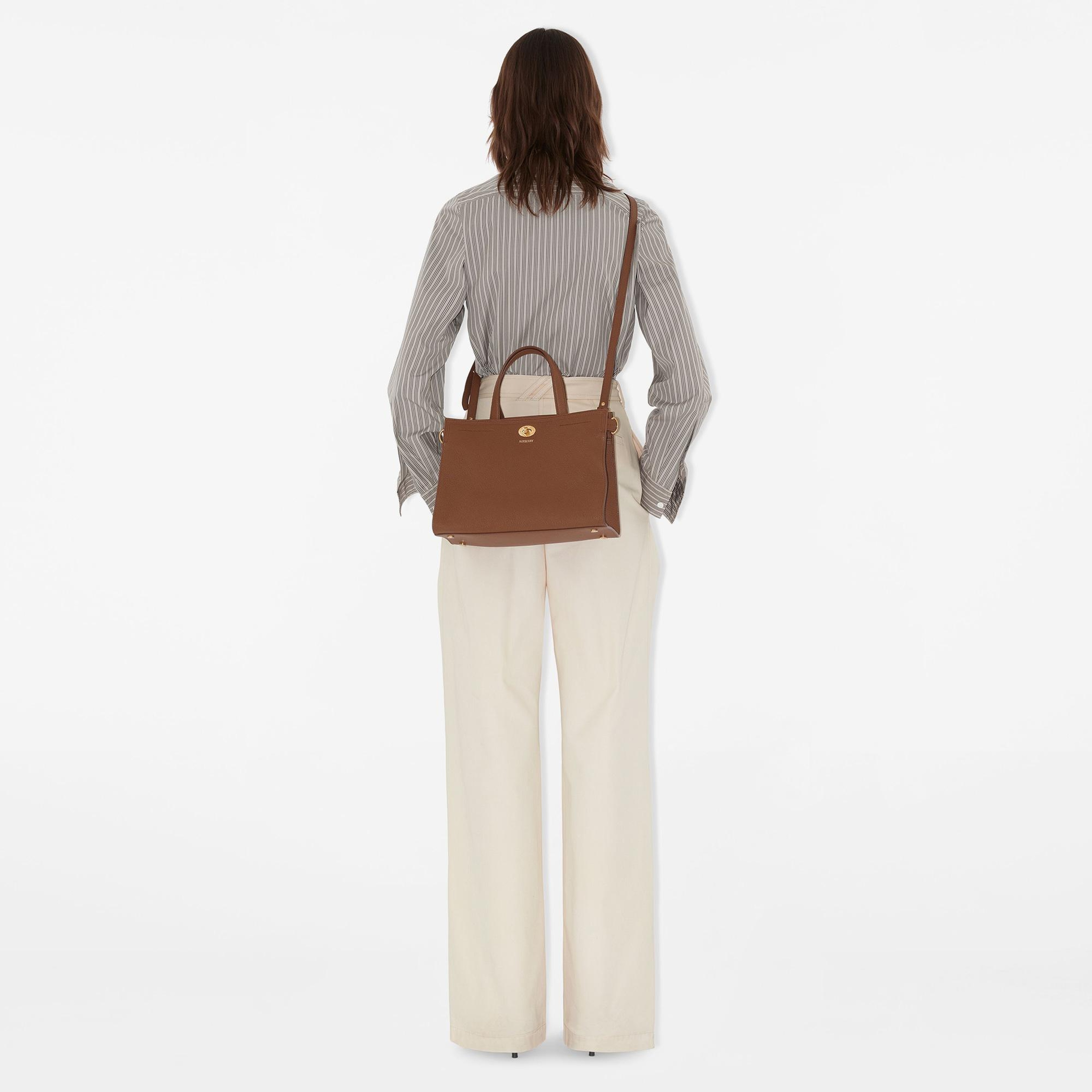 Burberry Small Cotswolds Tote Kadın Kahverengi Omuz Çantası