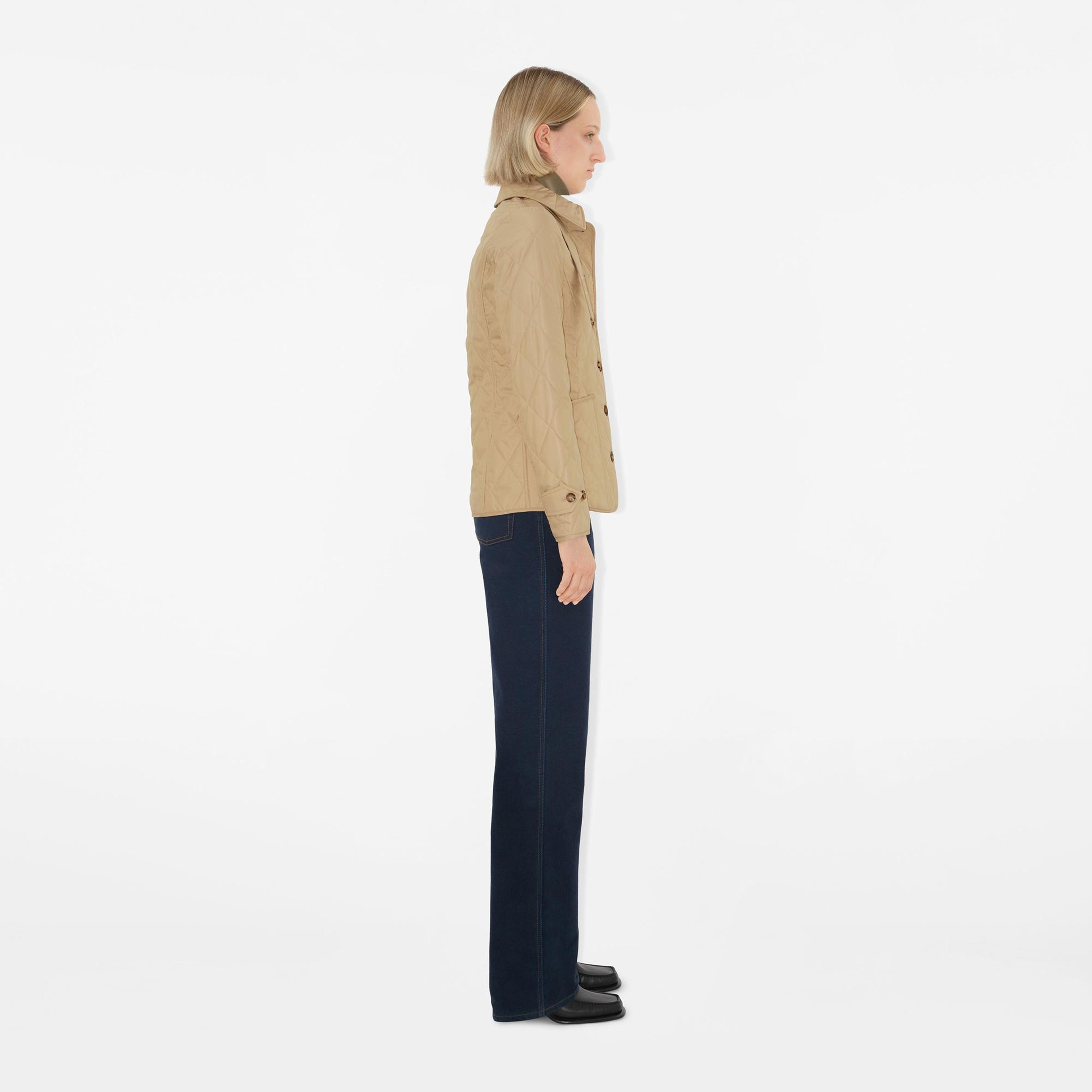 Burberry Fernleigh Kadın Beyaz Mont