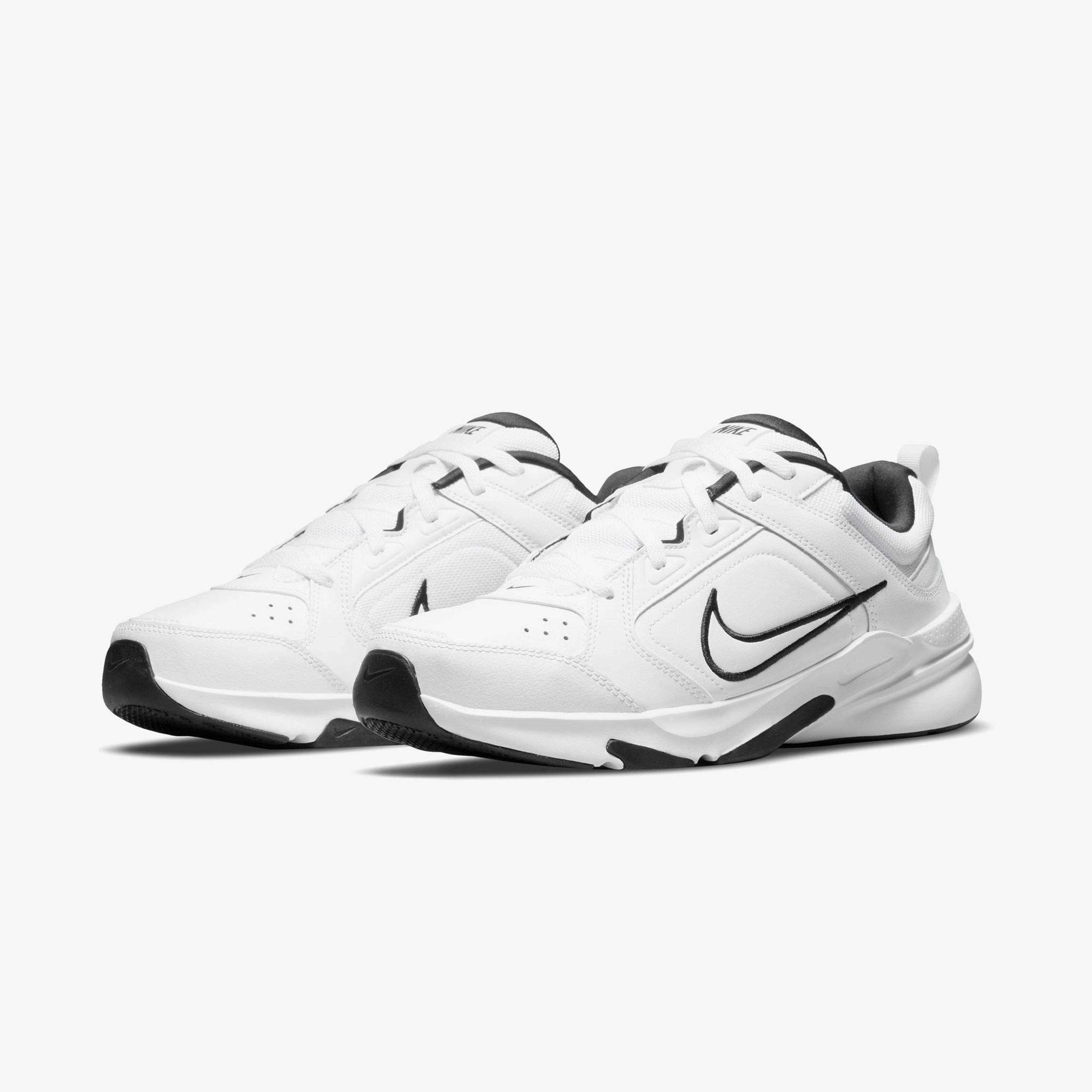 Nike Defy All Day Erkek Beyaz Spor Ayakkabı