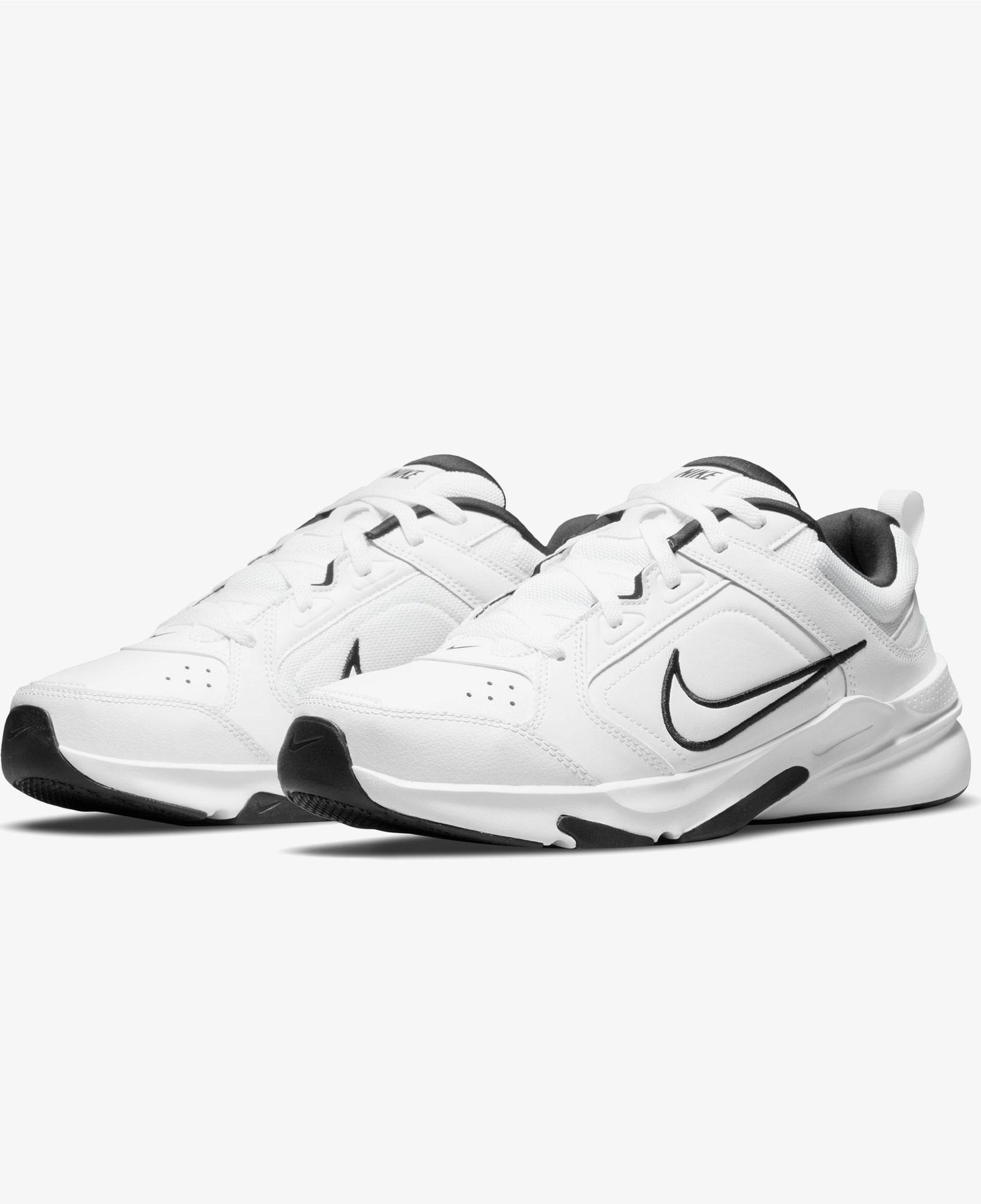 Nike Defy All Day Erkek Beyaz Spor Ayakkabı