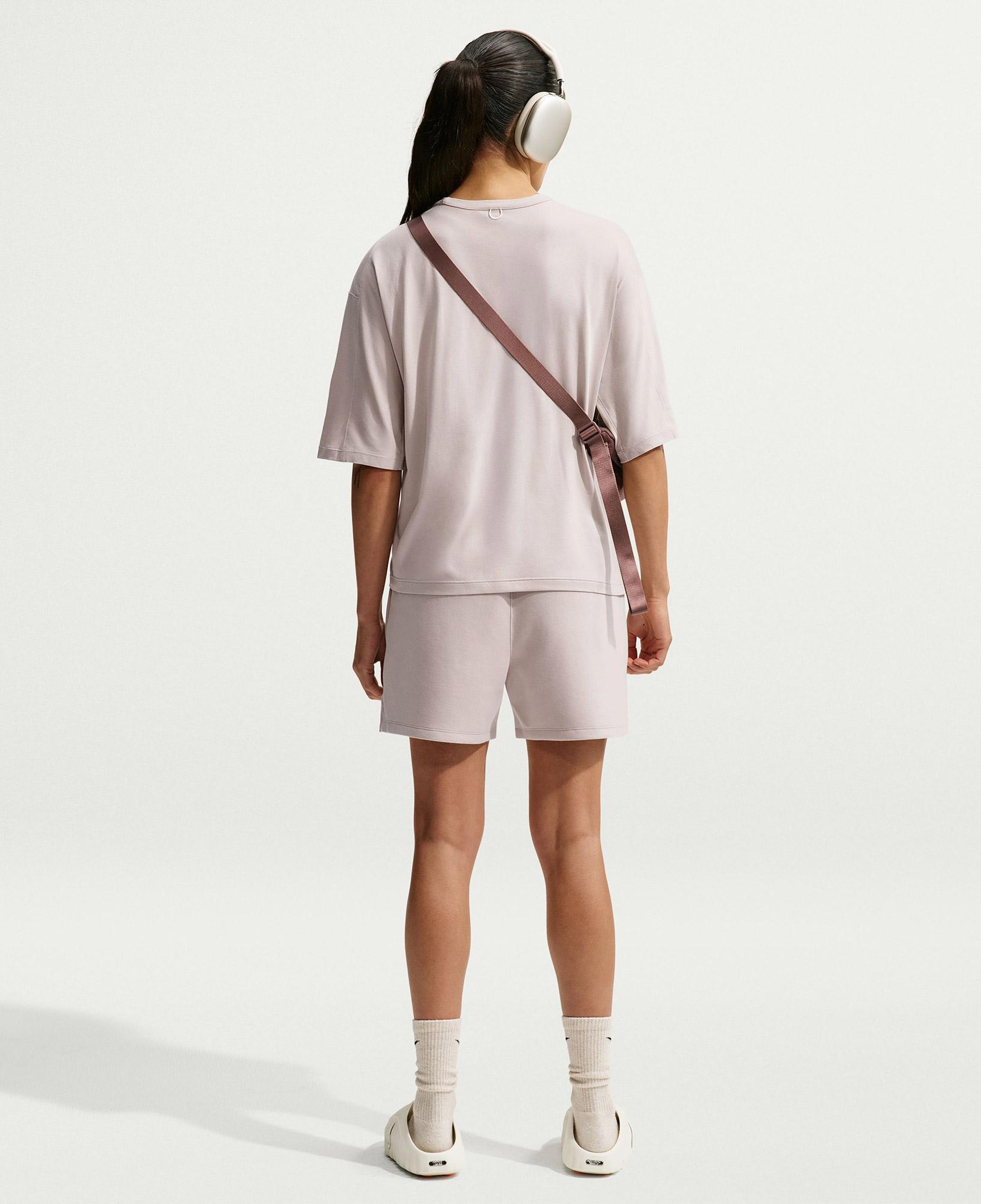 Nike Dri-Fit 24.7 Impossibly Soft Light Kadın Pembe T-Shirt