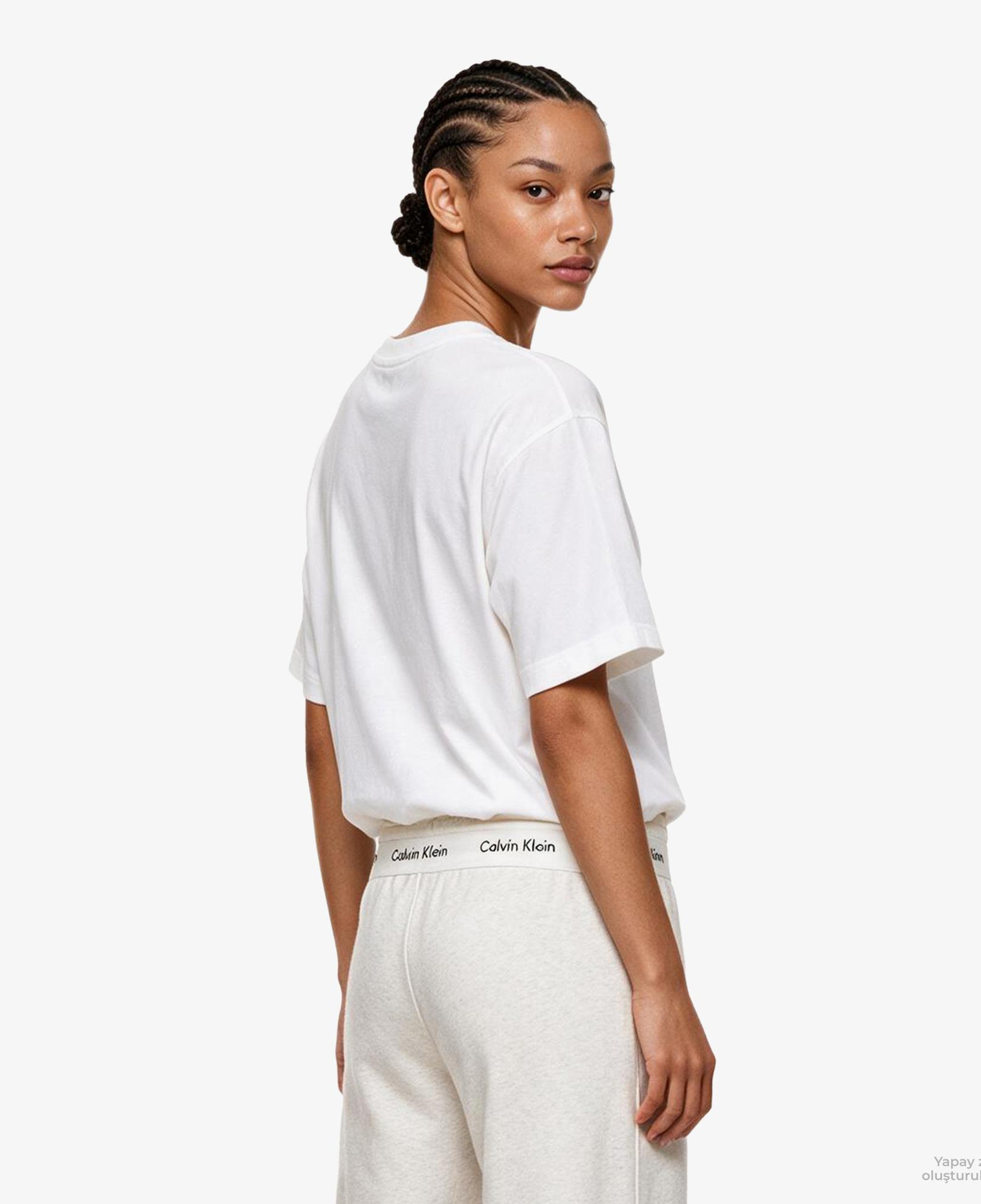 Calvin Klein Cooling Relaxed Kadın Beyaz T-Shirt