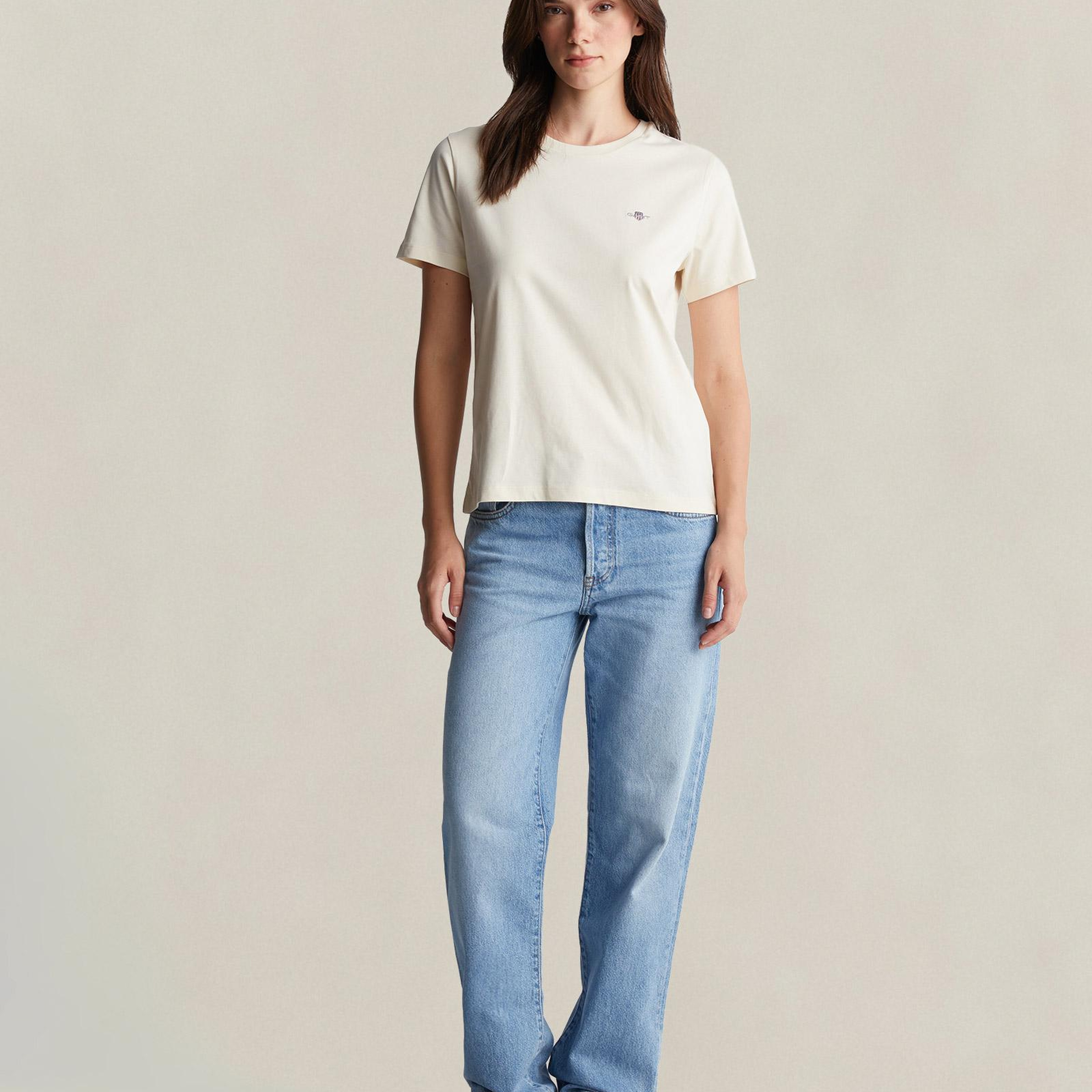 GANT Kadın Krem Bisiklet Yaka Regular Fit Logolu T-Shirt