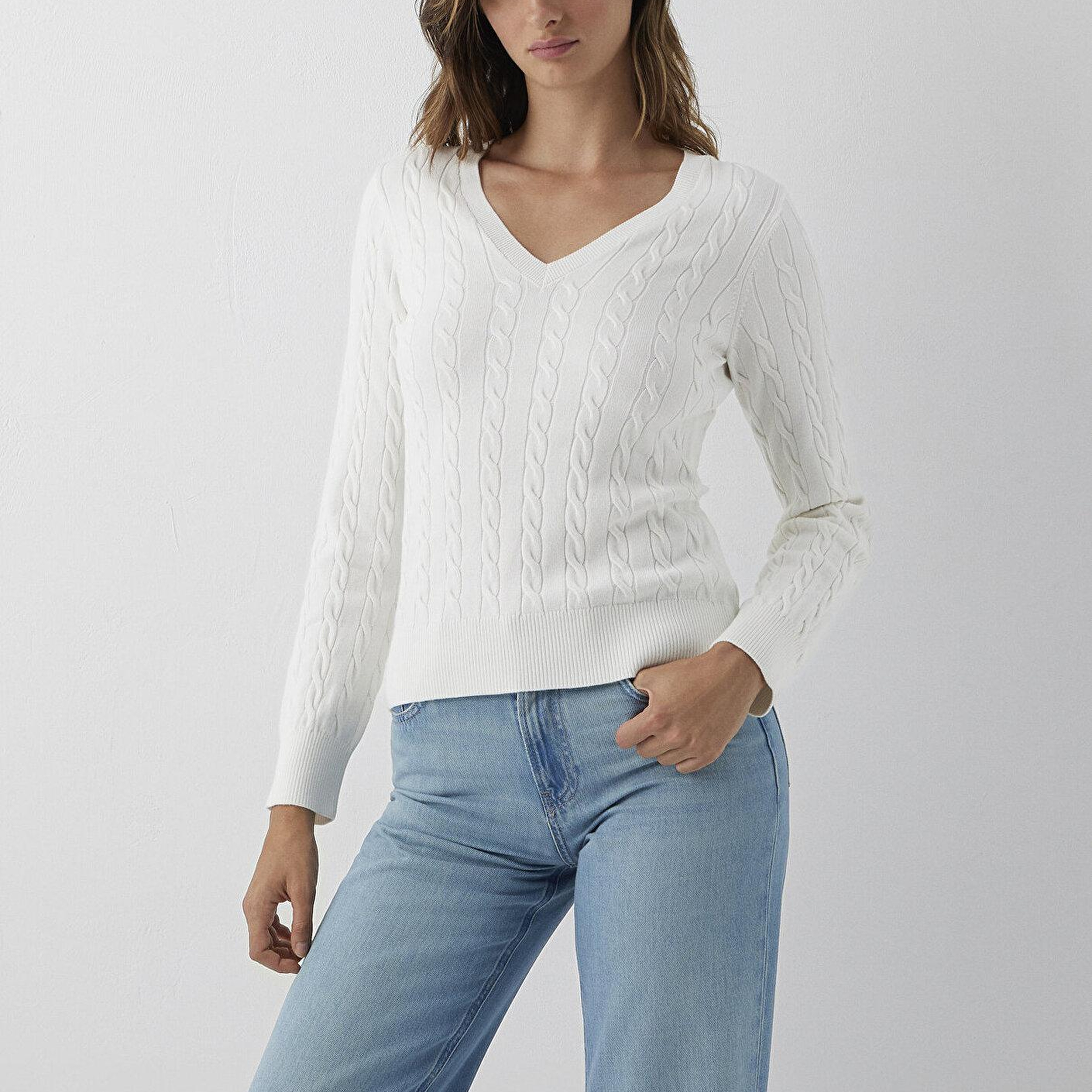 Mavi V Yaka Ekru Triko Slim Fit / Dar Kesim 1710911-70057